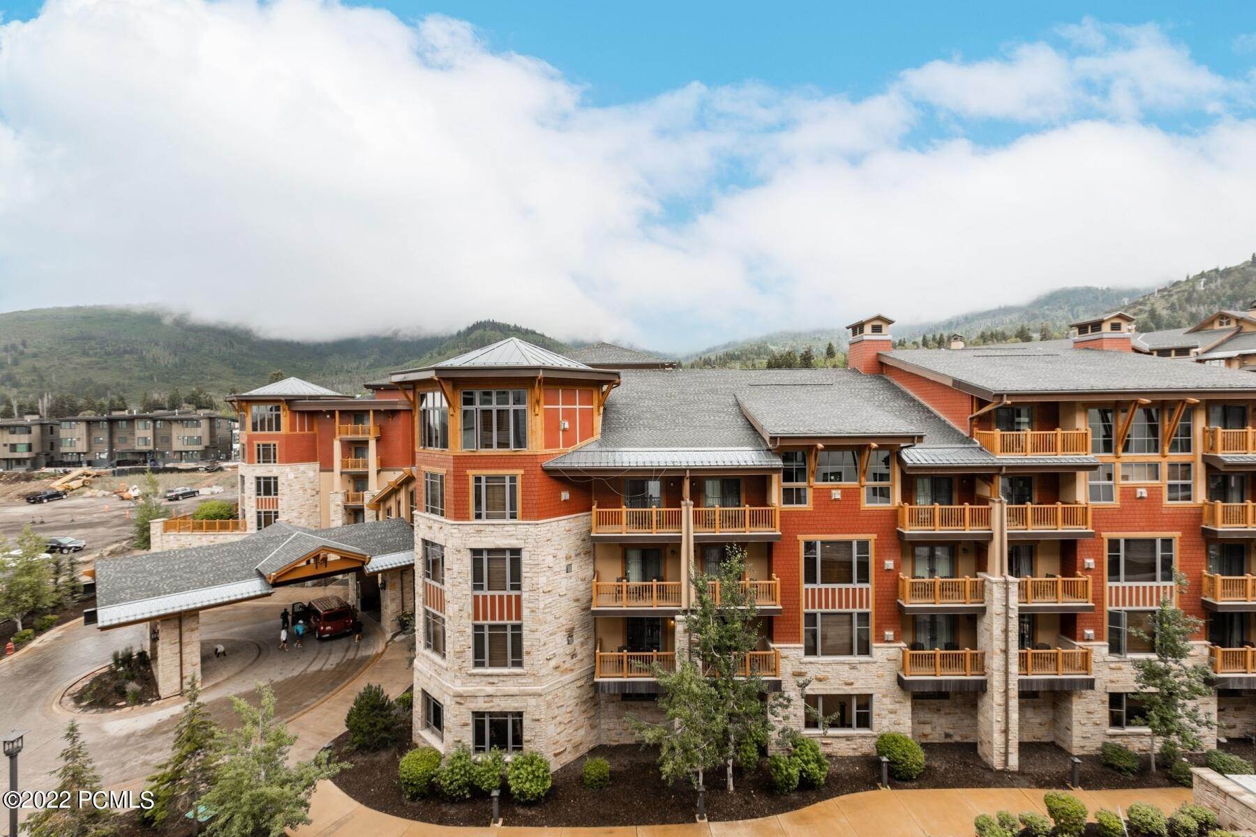 16. Multi-Family Homes for Sale at 2417 High Mountain Road Park City, Utah 84098 United States