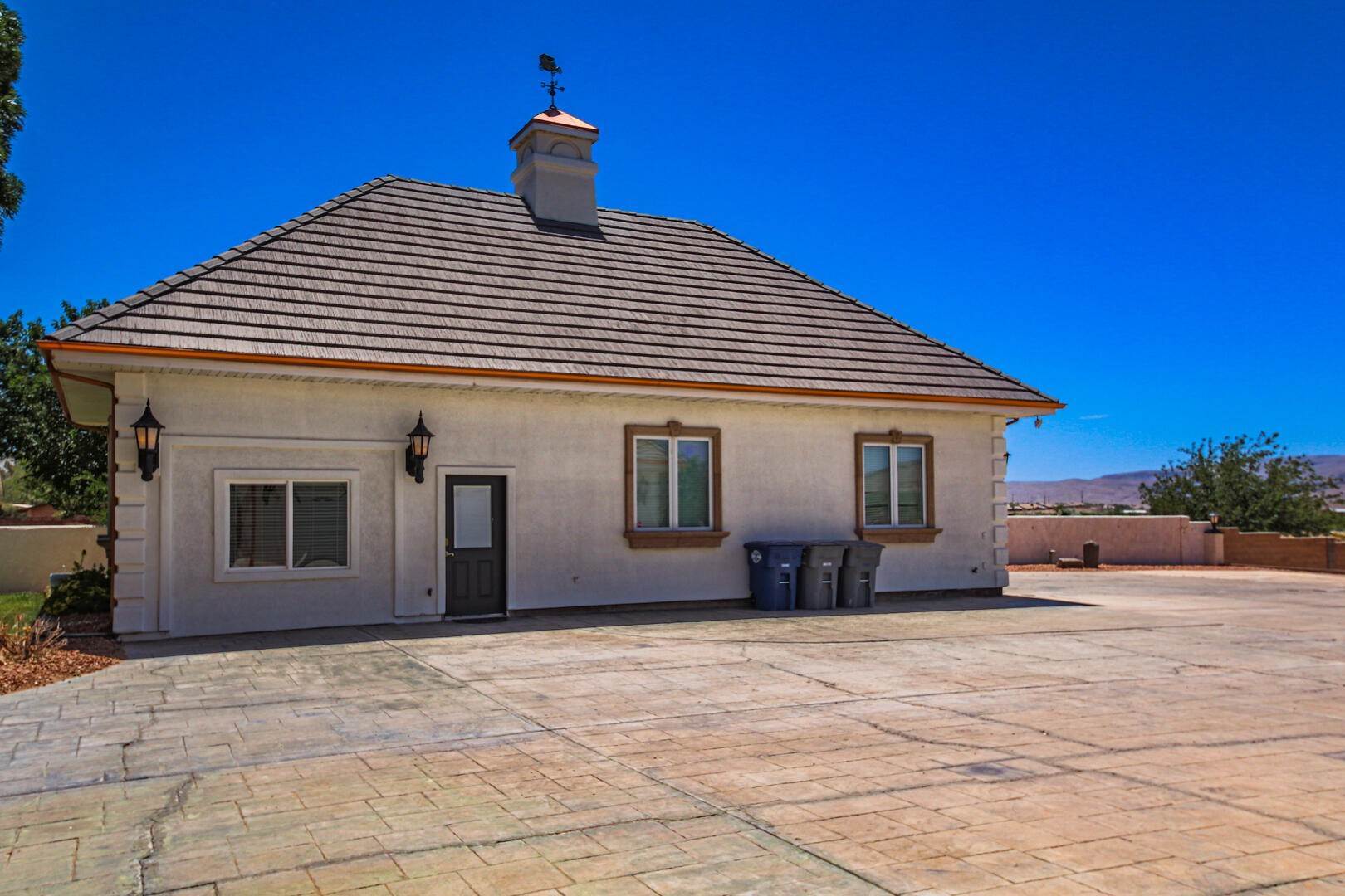 12. Single Family Homes for Sale at 3672 Sugar Leo Road St. George, Utah 84790 United States