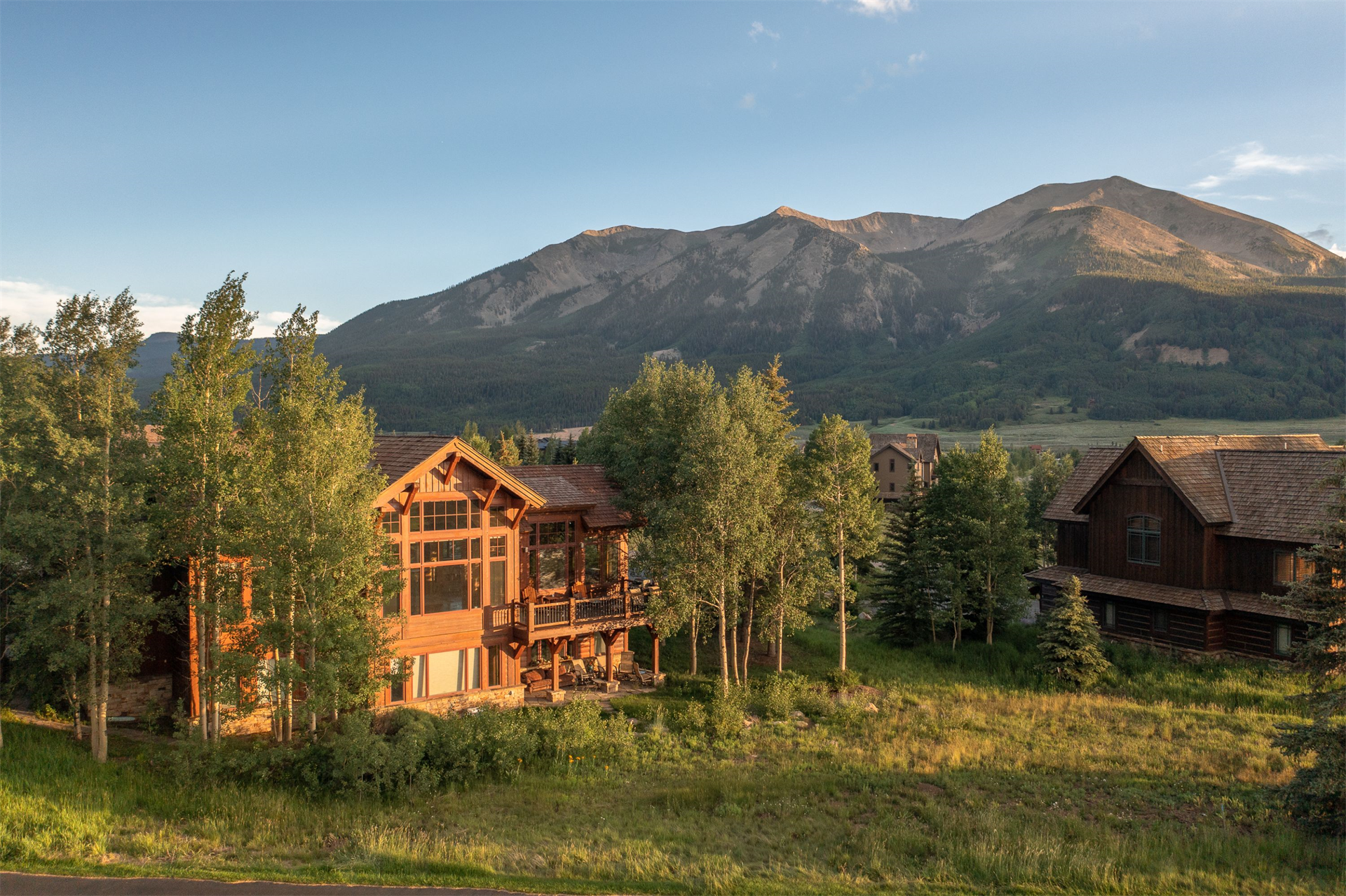 27. Detached House for Sale at On the Golf Course in Crested Butte 29 Mulligan Drive Crested Butte, Colorado 81224 United States