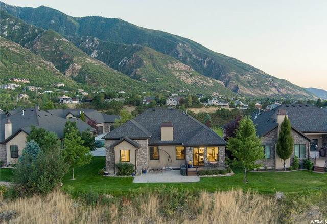 7. Single Family Homes for Sale at 2977 SCENIC VALLEY Lane Sandy, Utah 84092 United States