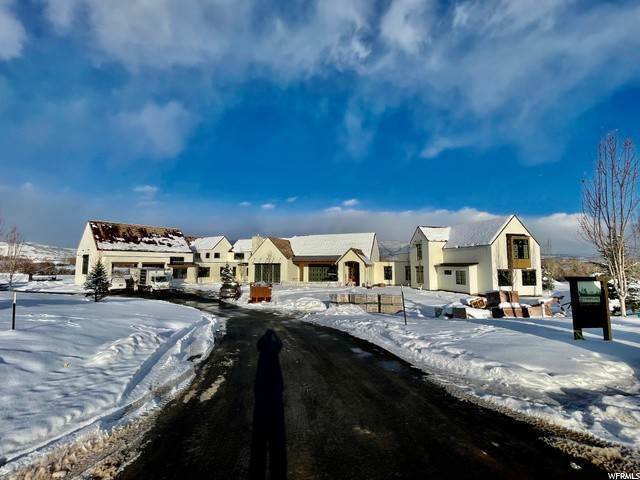 20. Single Family Homes for Sale at 521 WATERS EDGE Road Midway, Utah 84049 United States