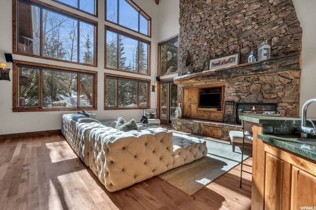 7. Single Family Homes for Sale at 2371 RED PINE Road Park City, Utah 84098 United States