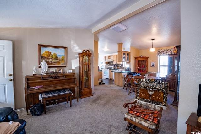 4. Single Family Homes for Sale at 1025 300 Springville, Utah 84663 United States