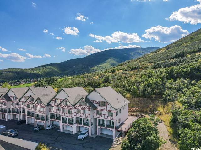26. Condominiums for Sale at 1075 OBERLAND Drive Midway, Utah 84049 United States