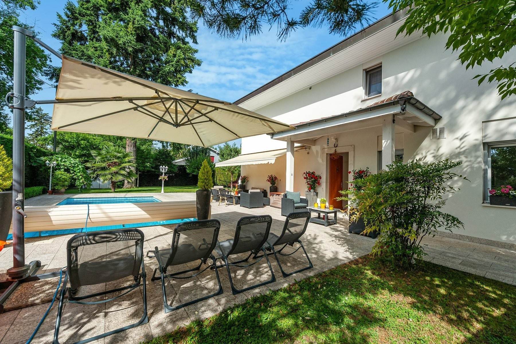 Property for Sale at Nice family house with pool Chêne-Bougeries Chene-Bougeries, Geneva 1224 Switzerland