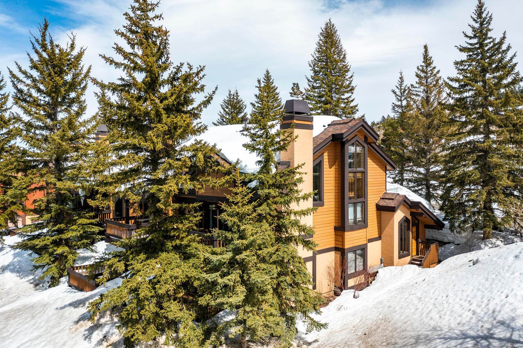 Townhouse for Sale at Deer Valley Townhome With Mountain Views and Ski Access! 7981 Ridgepoint Drive #105 Park City, Utah 84060 United States