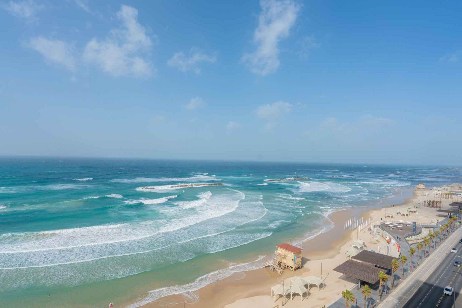 19. Single Family Homes for Sale at Beachfront Exquisite Architectural Apartment Tel Aviv, Israel Israel