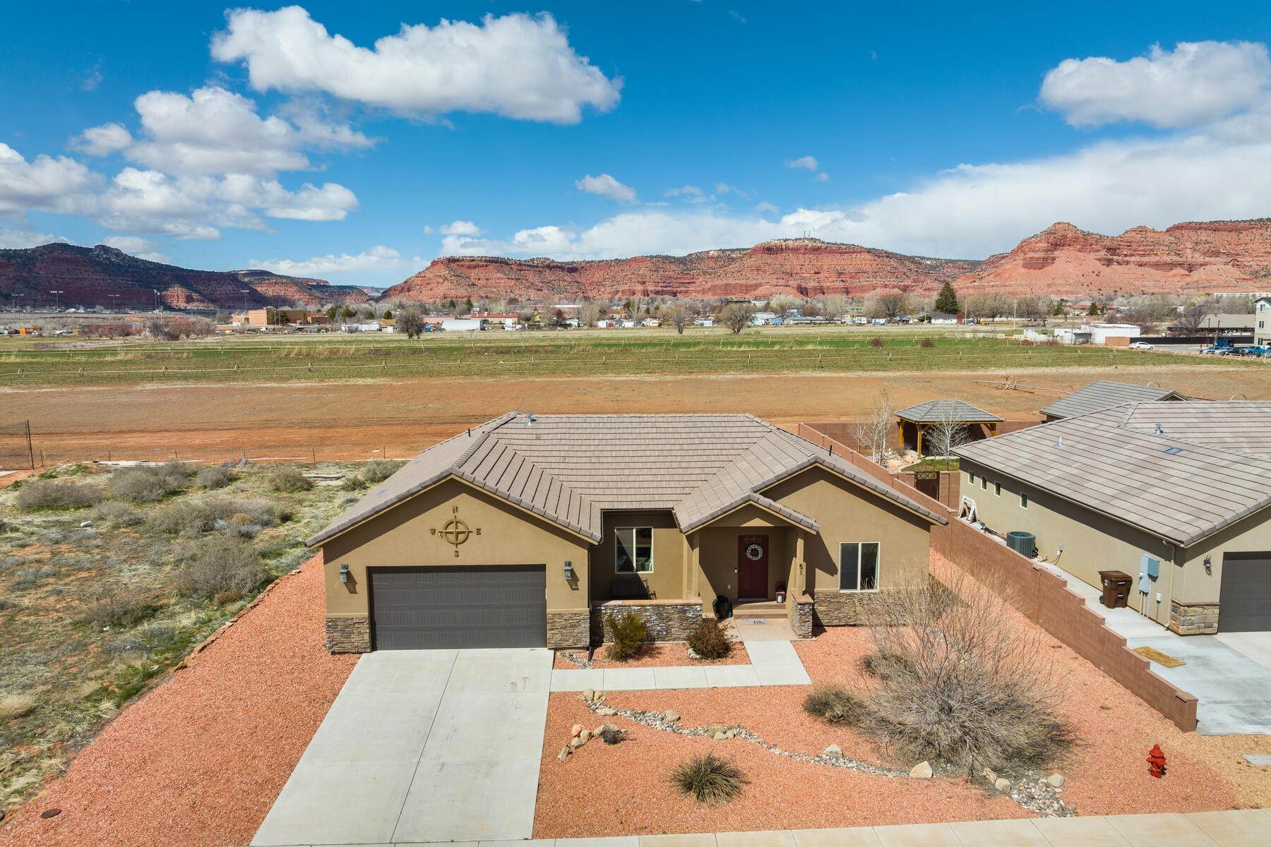 2. Single Family Homes for Sale at Great Escape from the City 51 E Sedona Valley Road Kanab, Utah 84741 United States