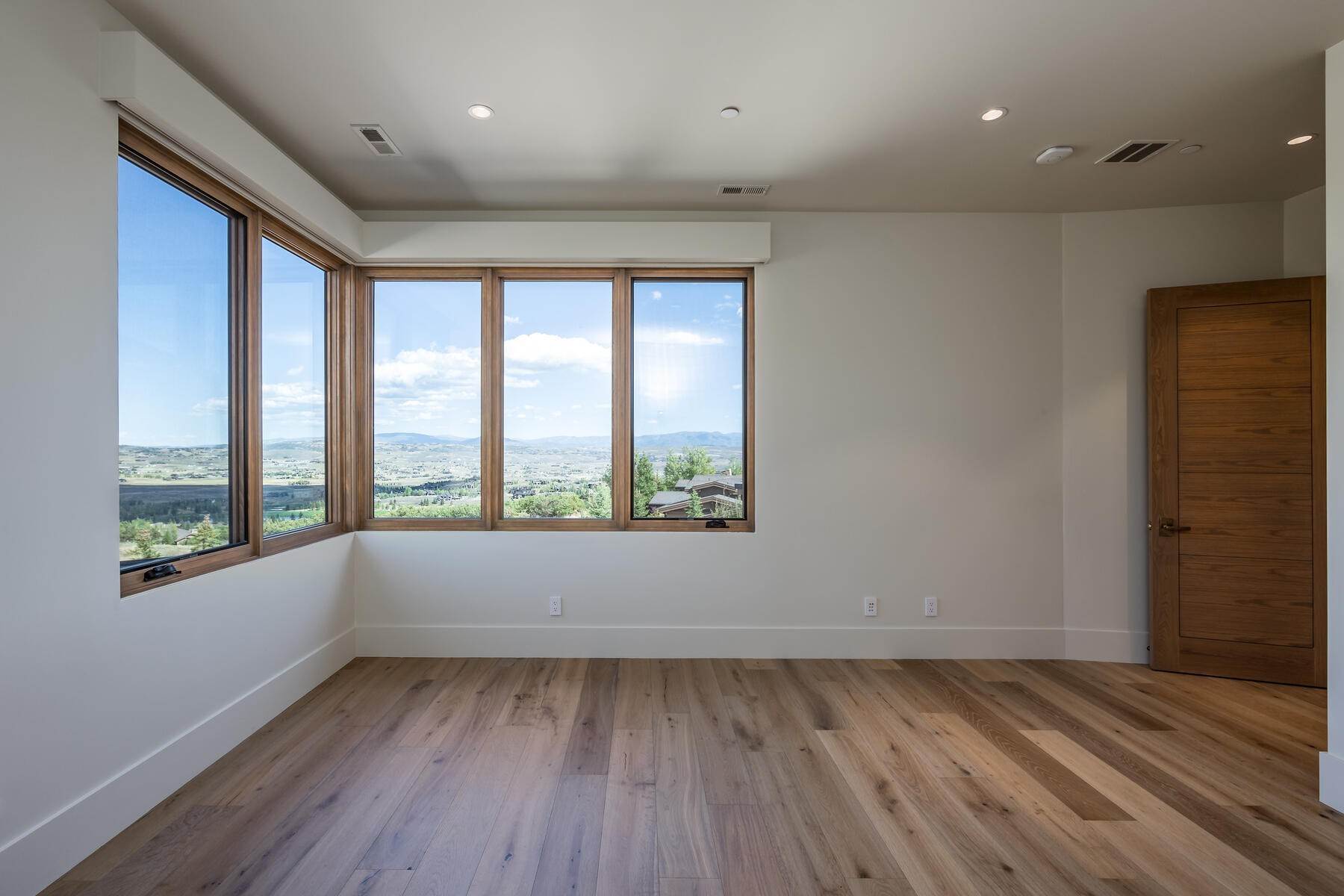 37. Single Family Homes for Sale at Glenwild Contemporary New Construction with Endless Views 1233 Snow Berry St Park City, Utah 84098 United States
