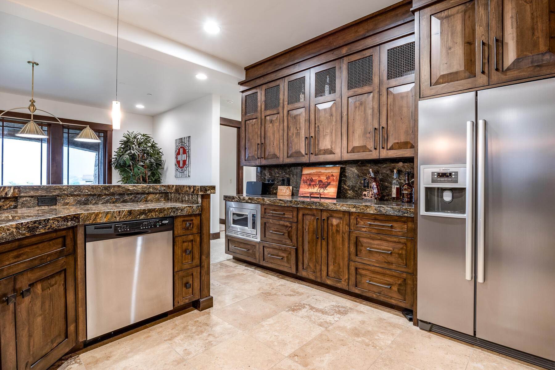 38. Single Family Homes for Sale at Beautiful Promontory Home with Gorgeous Views and a Golf Membership Available 3678 E Rockport Ridge Rd Park City, Utah 84098 United States