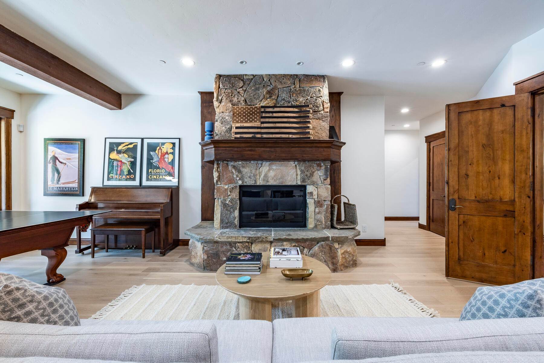 32. Single Family Homes for Sale at Stunning remodeled home in the Aspens 2293 Creek Crossing Loop Park City, Utah 84098 United States