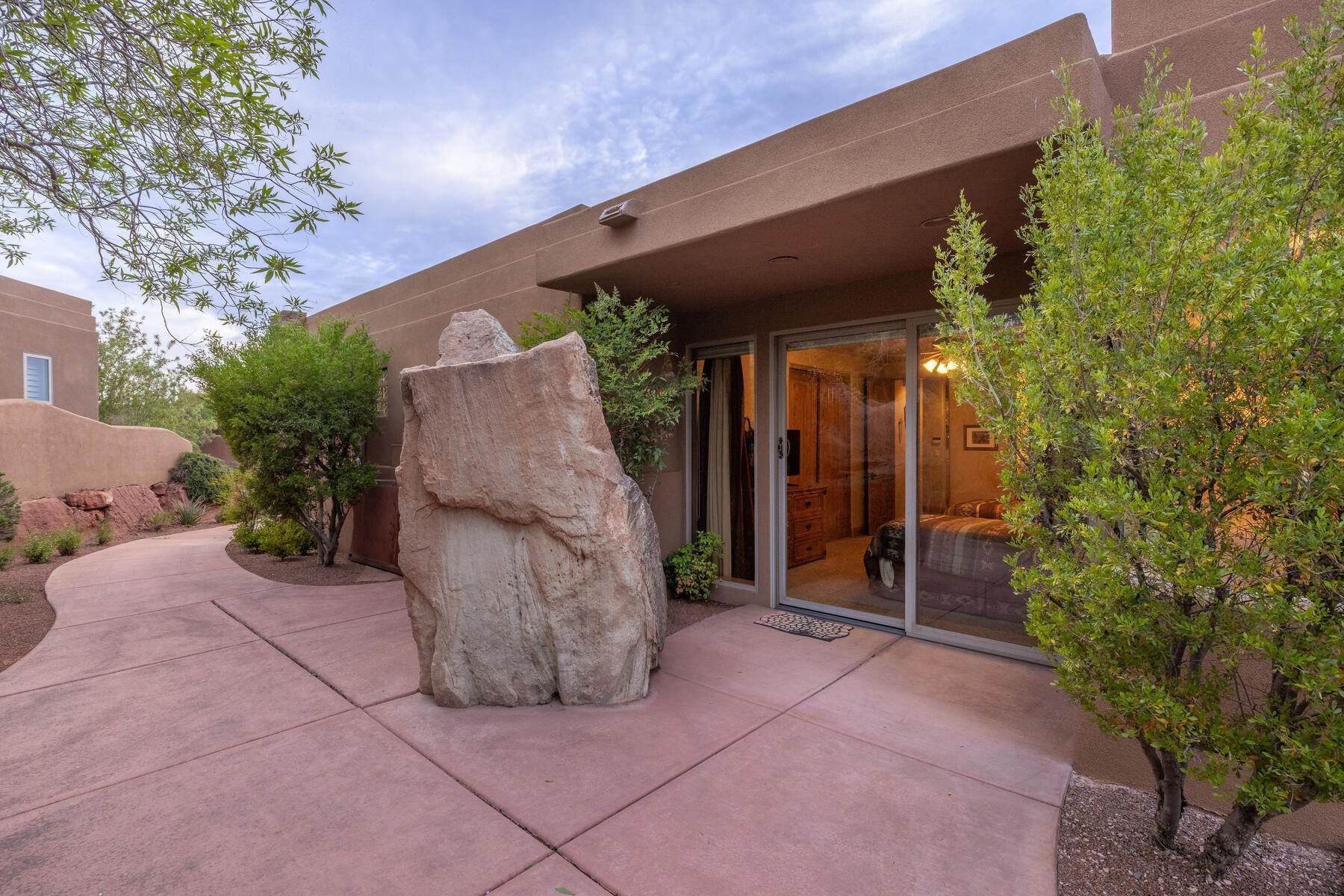 29. Single Family Homes for Sale at Golf Membership Available At This Luxury Entrada Property 2410 W Entrada Trail, #20 St. George, Utah 84770 United States