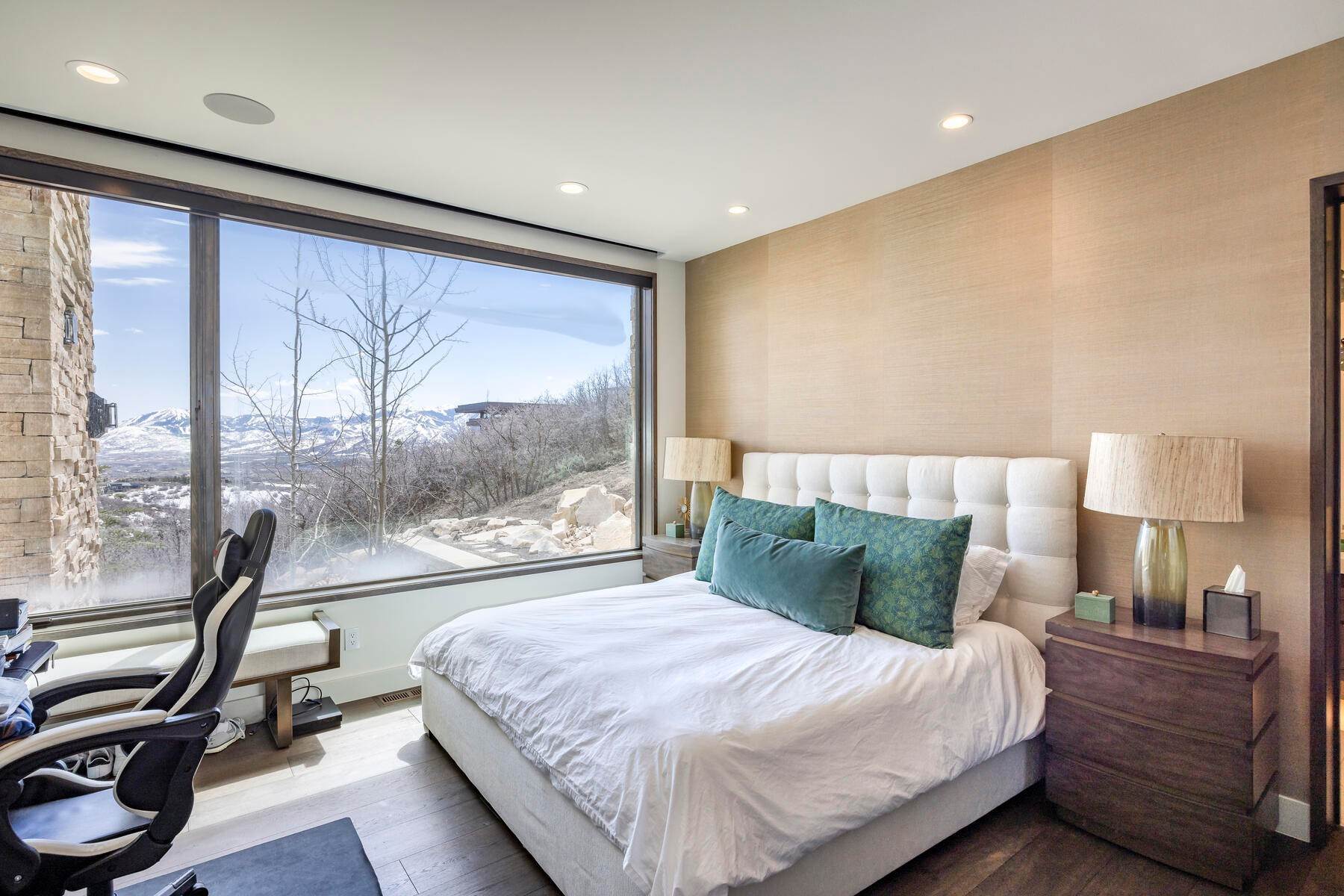 15. Single Family Homes for Sale at Top of the World Vistas and Luxury Amenities in Promontory Contemporary Home 8785 N Lookout Lane Park City, Utah 84098 United States