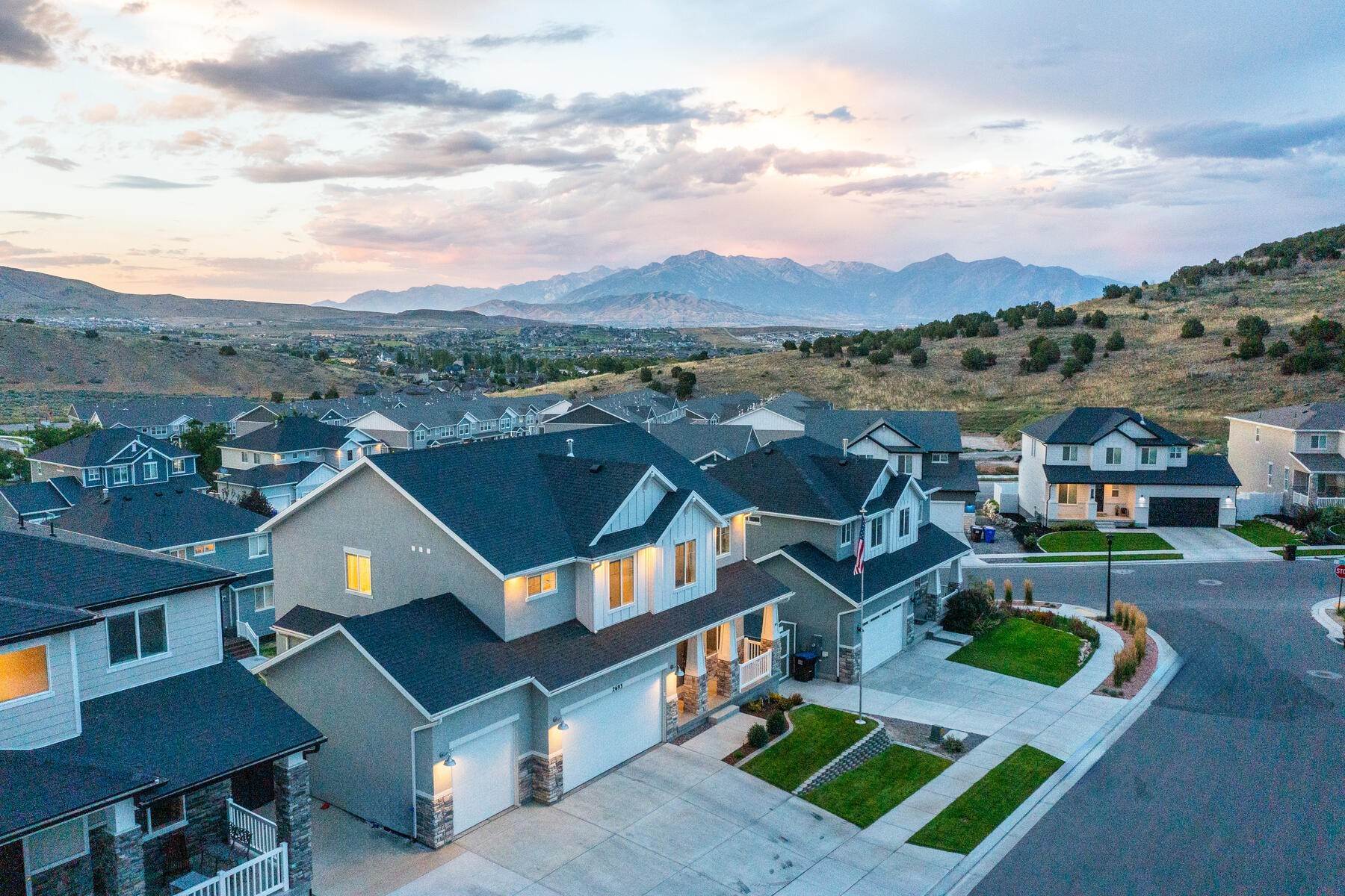 39. Single Family Homes for Sale at Like New, Fully Finished Home in Quiet Eagle Mountain Neighborhood 2693 Gambel Oaks Drive Eagle Mountain, Utah 84005 United States