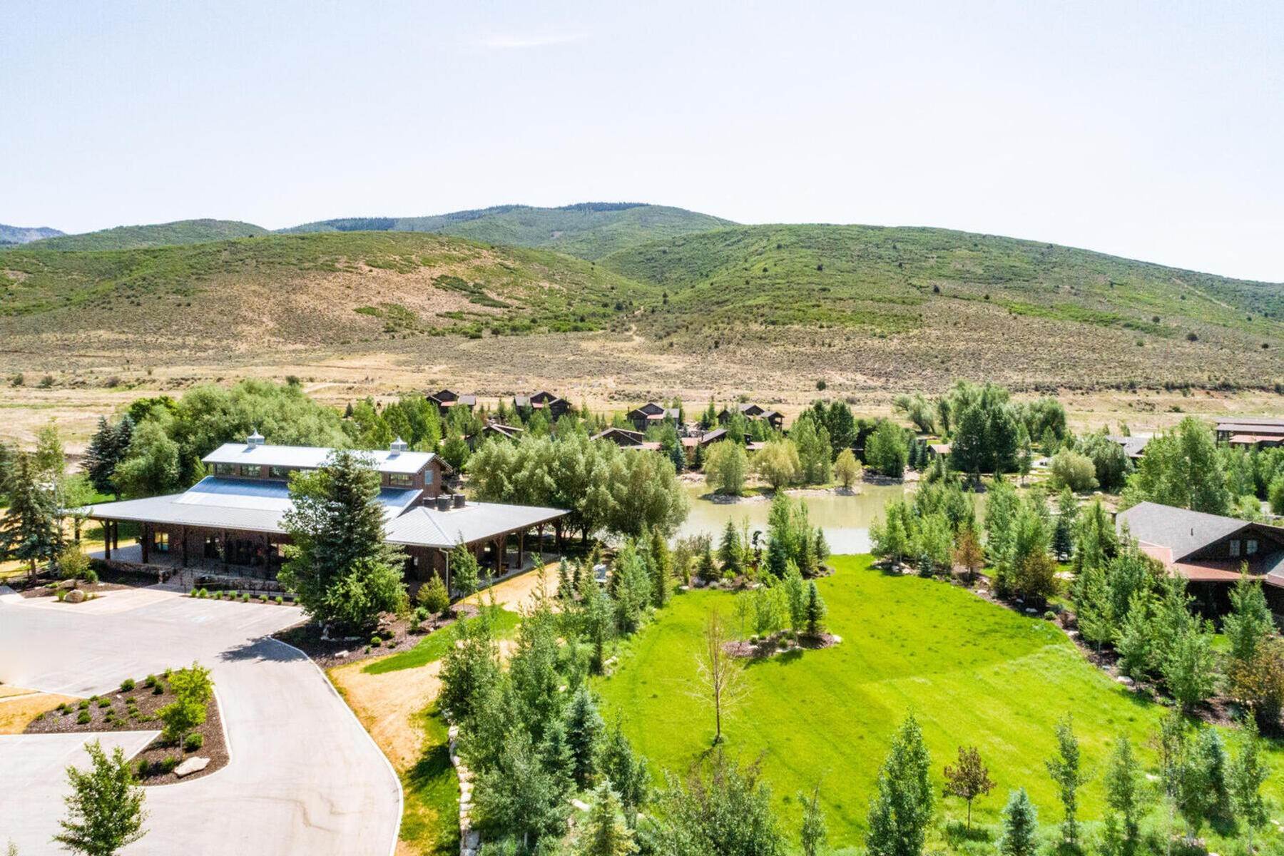 22. Single Family Homes for Sale at The Gateway Rambler at High Star Ranch with Spectacular Views 195 Thorn Creek Drive, Lot 29 Kamas, Utah 84036 United States