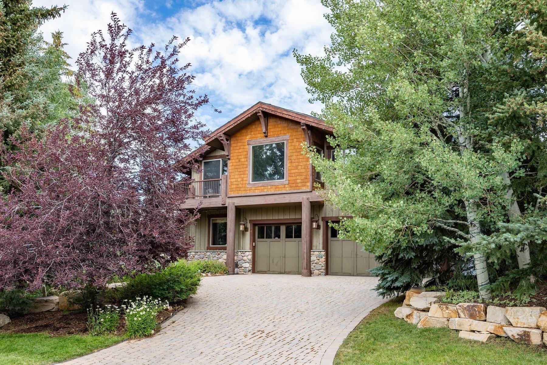 44. Single Family Homes for Sale at Ski Run Views in Deer Valley® 3335 Sun Ridge Dr Park City, Utah 84060 United States