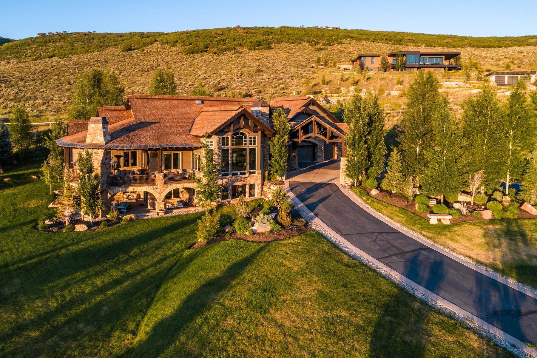 46. Single Family Homes for Sale at Rare Ranch Creek Estates Home Boasts Over 3 Acres with Unparalleled Views 4400 N Ranch Creek Ln Park City, Utah 84098 United States