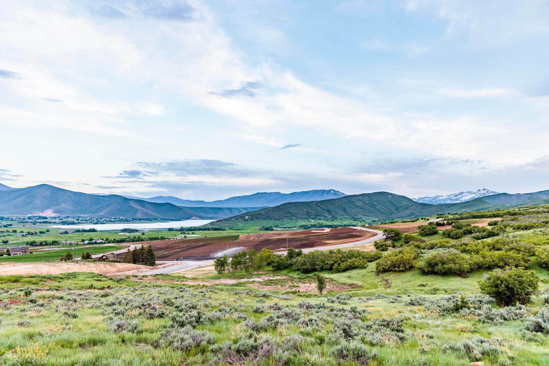 21. Land for Sale at Exceptional Land Offering Unrivaled Views in Midway, Utah 837 S Upland Loop Midway, Utah 84049 United States