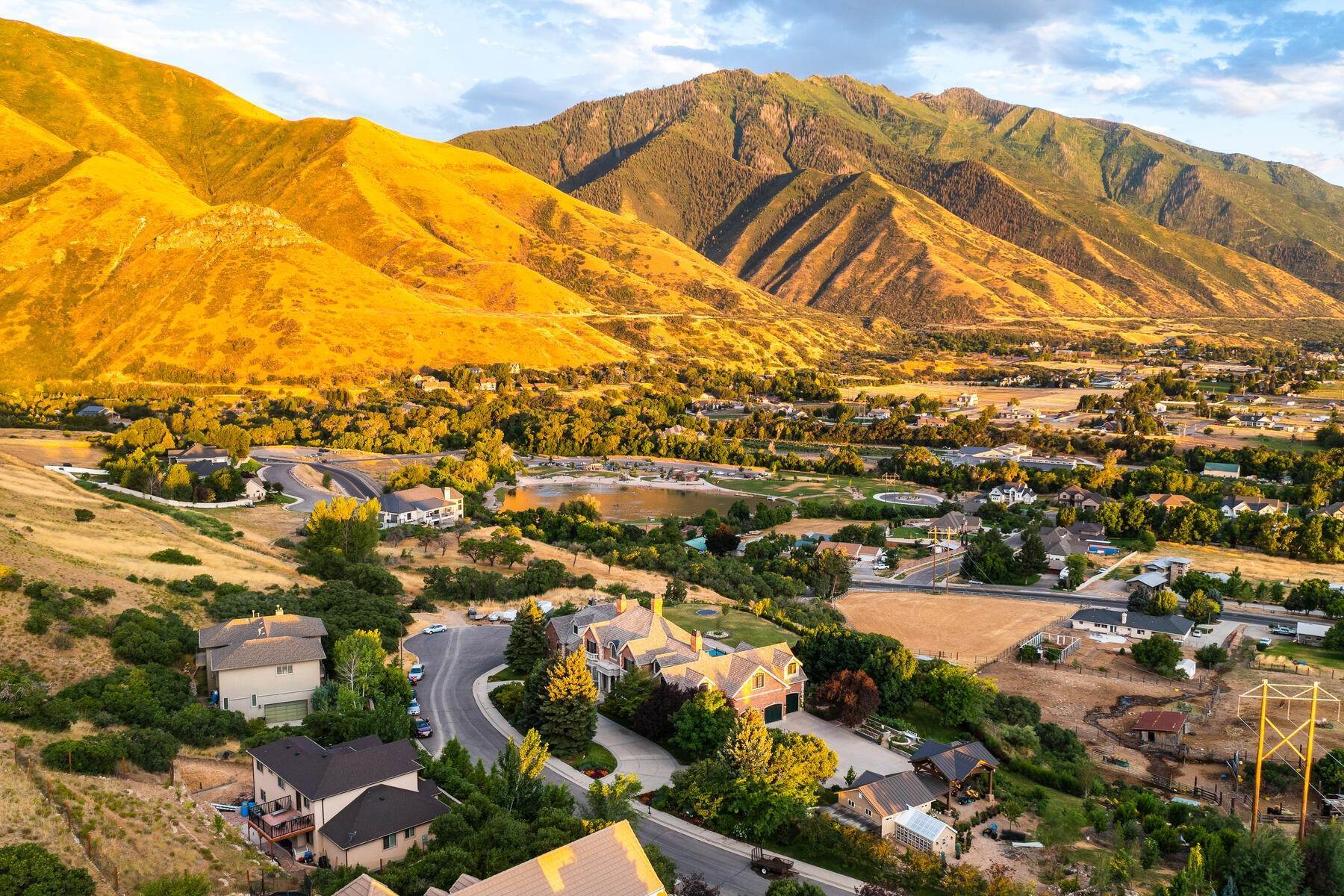 4. Single Family Homes for Sale at Incredible Views near the Mouth of Hobble Creek Canyon on 2.3 Acres 2662 E Stonebury Loop Rd Springville, Utah 84663 United States