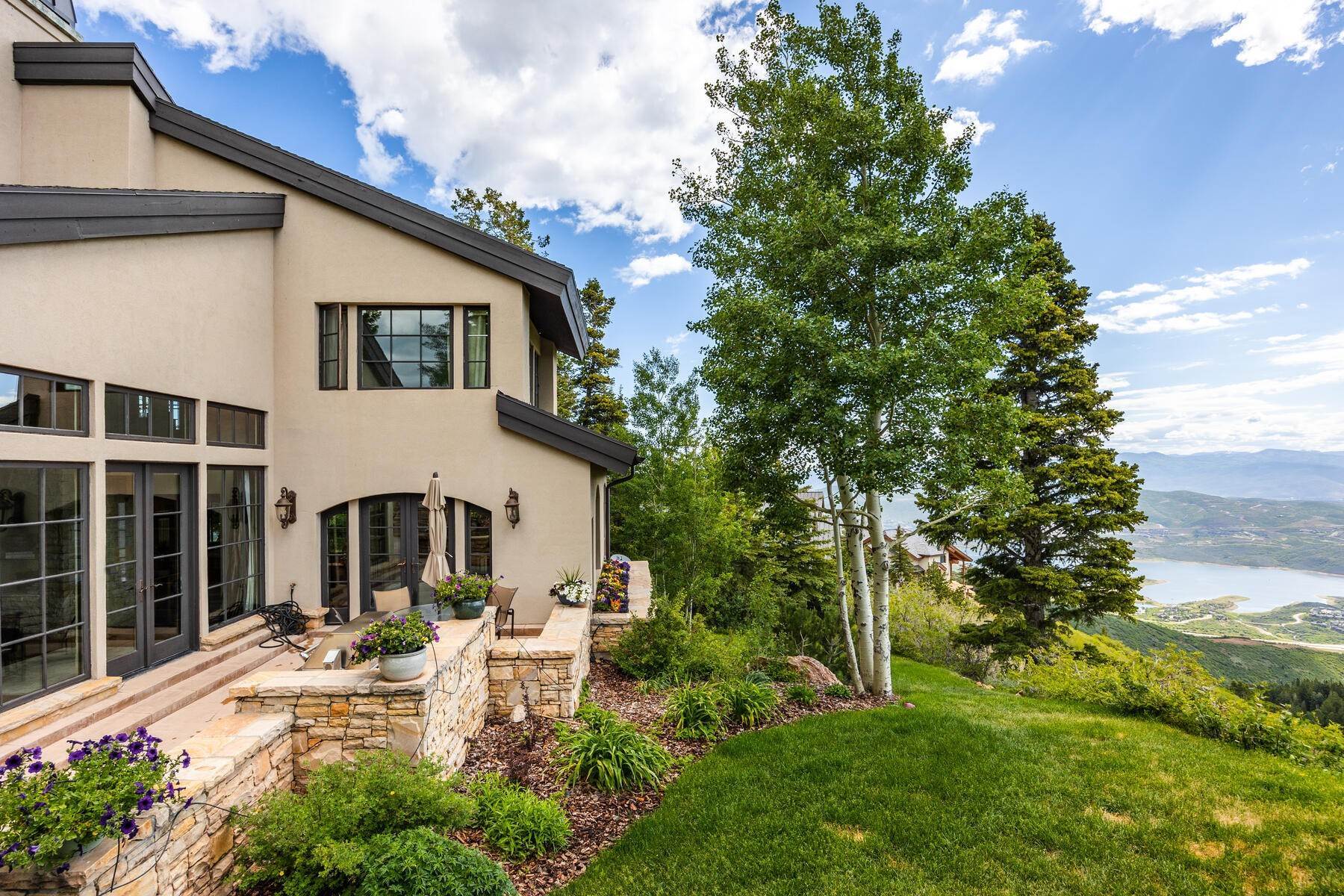 36. Single Family Homes for Sale at Lake and Mountain Views with Direct Ski-In/Ski-Out Access to Deer Valley 8030 Bald Eagle Drive Park City, Utah 84060 United States