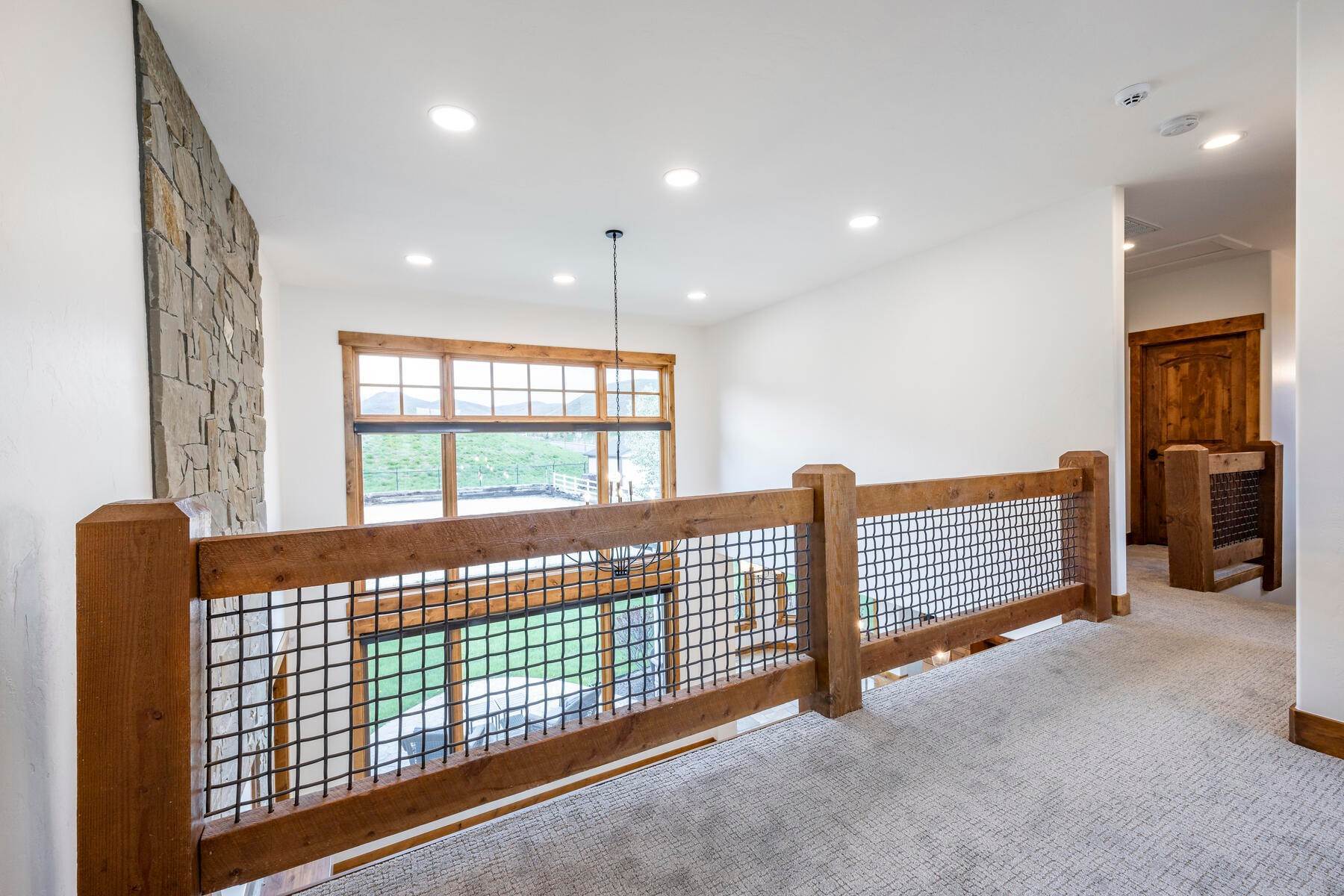 21. Single Family Homes for Sale at Professionally Designed 1-Acre Custom Equestrian Arena & Mountain Modern Home 745 E Dutch Valley Dr Midway, Utah 84049 United States