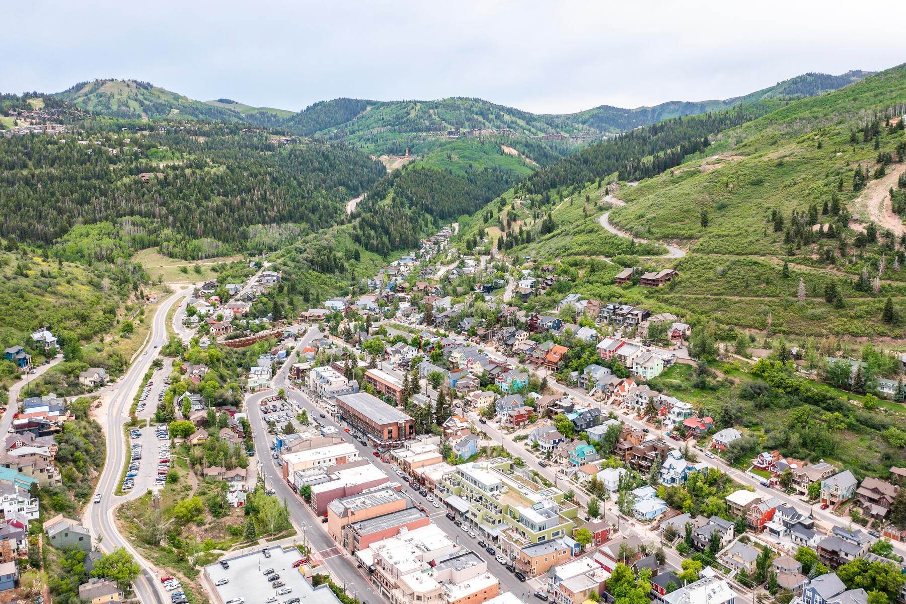 48. Condominiums for Sale at Prime Old Town Location in the Heart of Park City 333 Main Street #33 Park City, Utah 84060 United States
