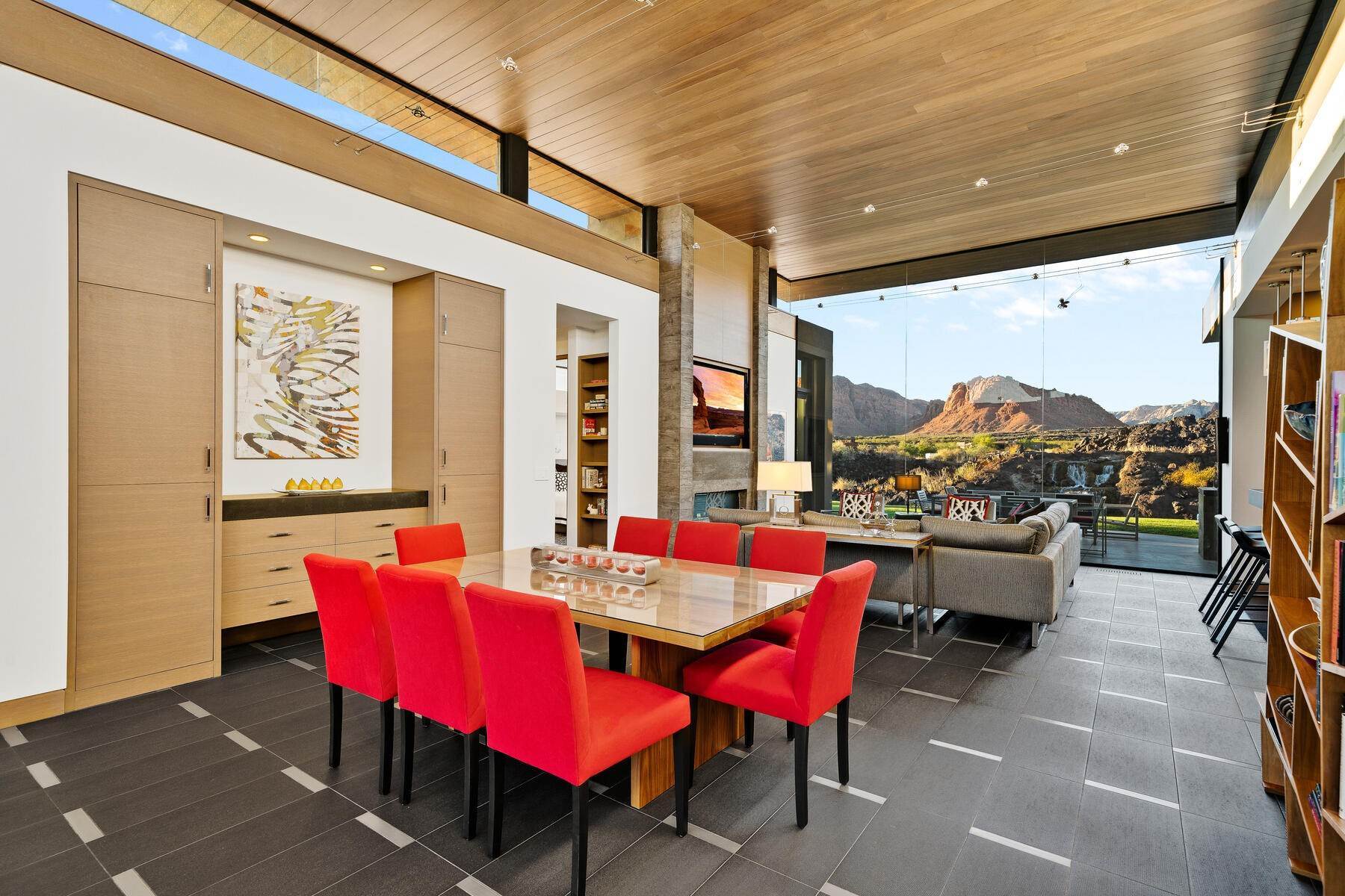 11. Single Family Homes for Sale at Beautifully Executed Contemporary Home In The Reserve At Entrada 1500 E Split Rock Drive, #71 Ivins, Utah 84738 United States