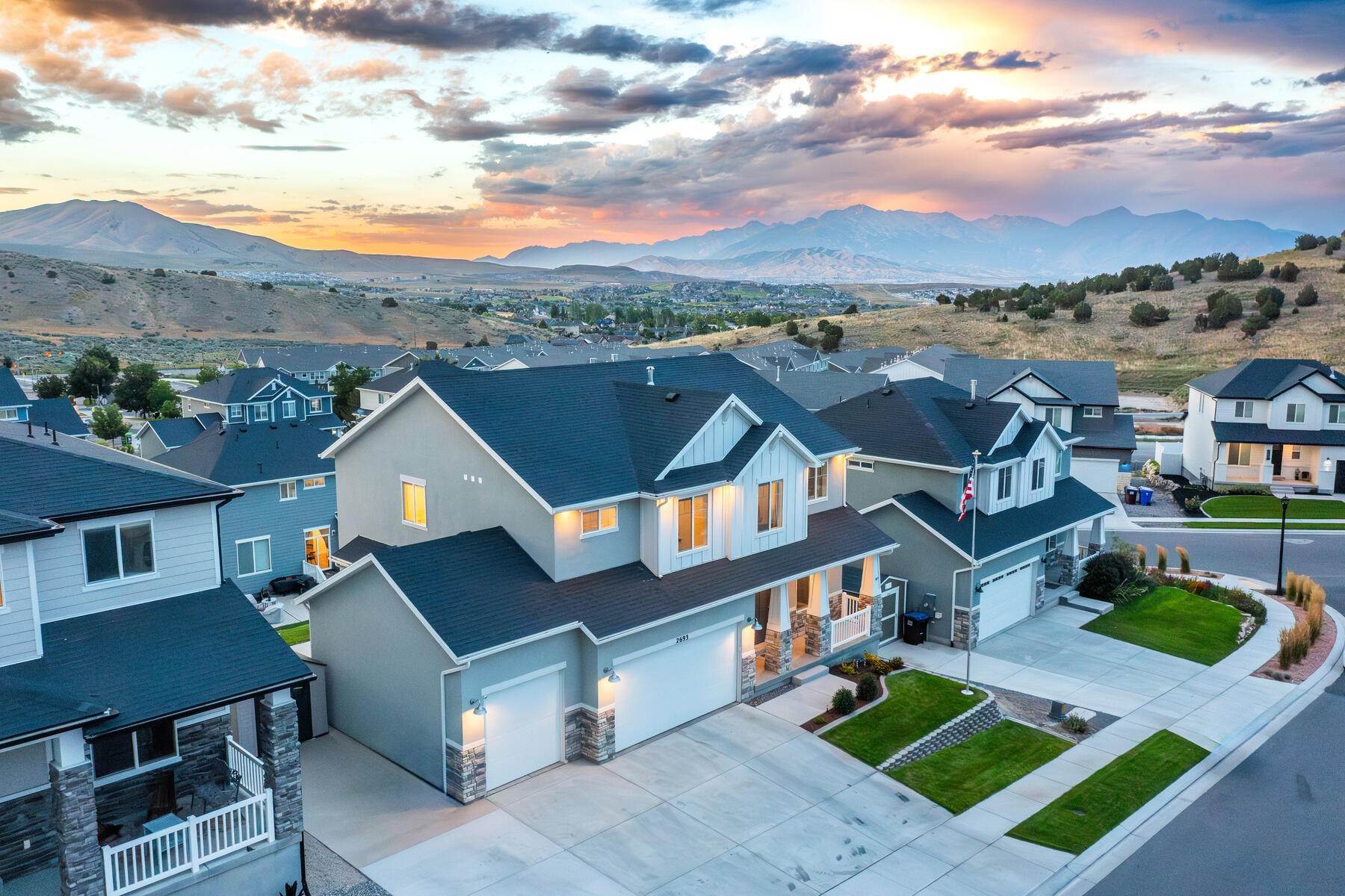 44. Single Family Homes for Sale at Like New, Fully Finished Home in Quiet Eagle Mountain Neighborhood 2693 Gambel Oaks Drive Eagle Mountain, Utah 84005 United States