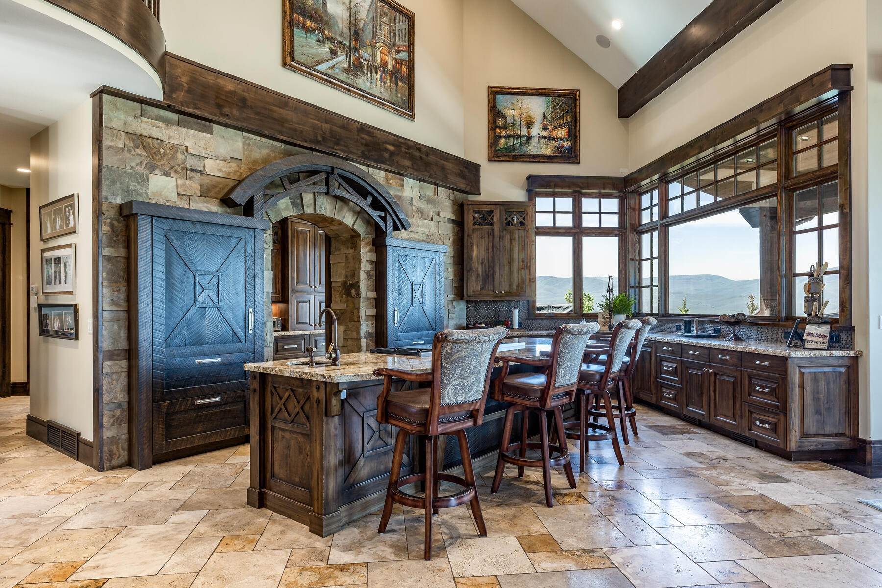 15. Single Family Homes for Sale at Stunning Michael Upwall Design Home in Red Ledges! 3250 E Horsehead Peak Ct Heber City, Utah 84032 United States