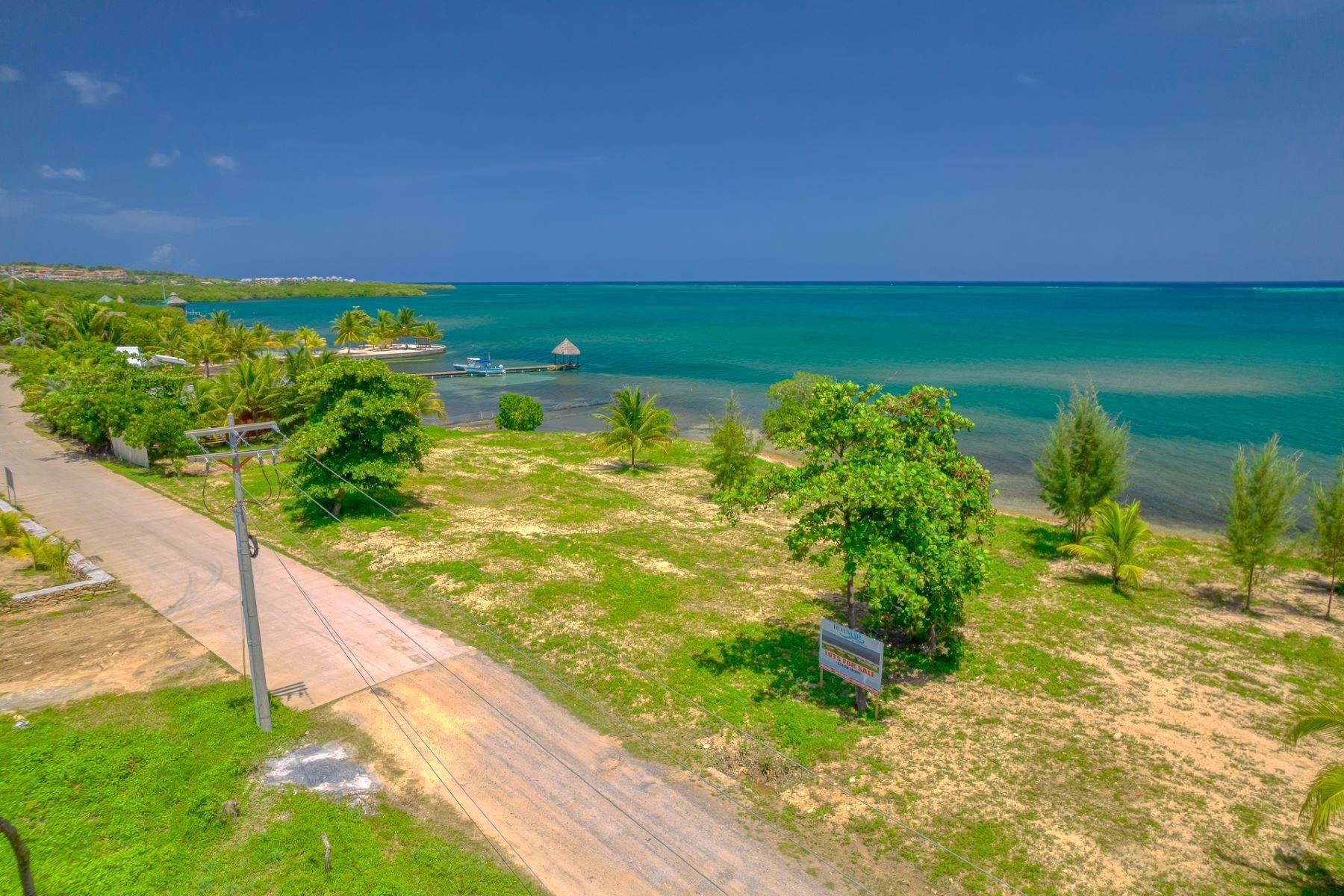 7. Land for Sale at Big Bite- Beachfront Lot #4 Big Bight- Beachfront Lot #4 Roatan, Bay Islands 34101 Honduras