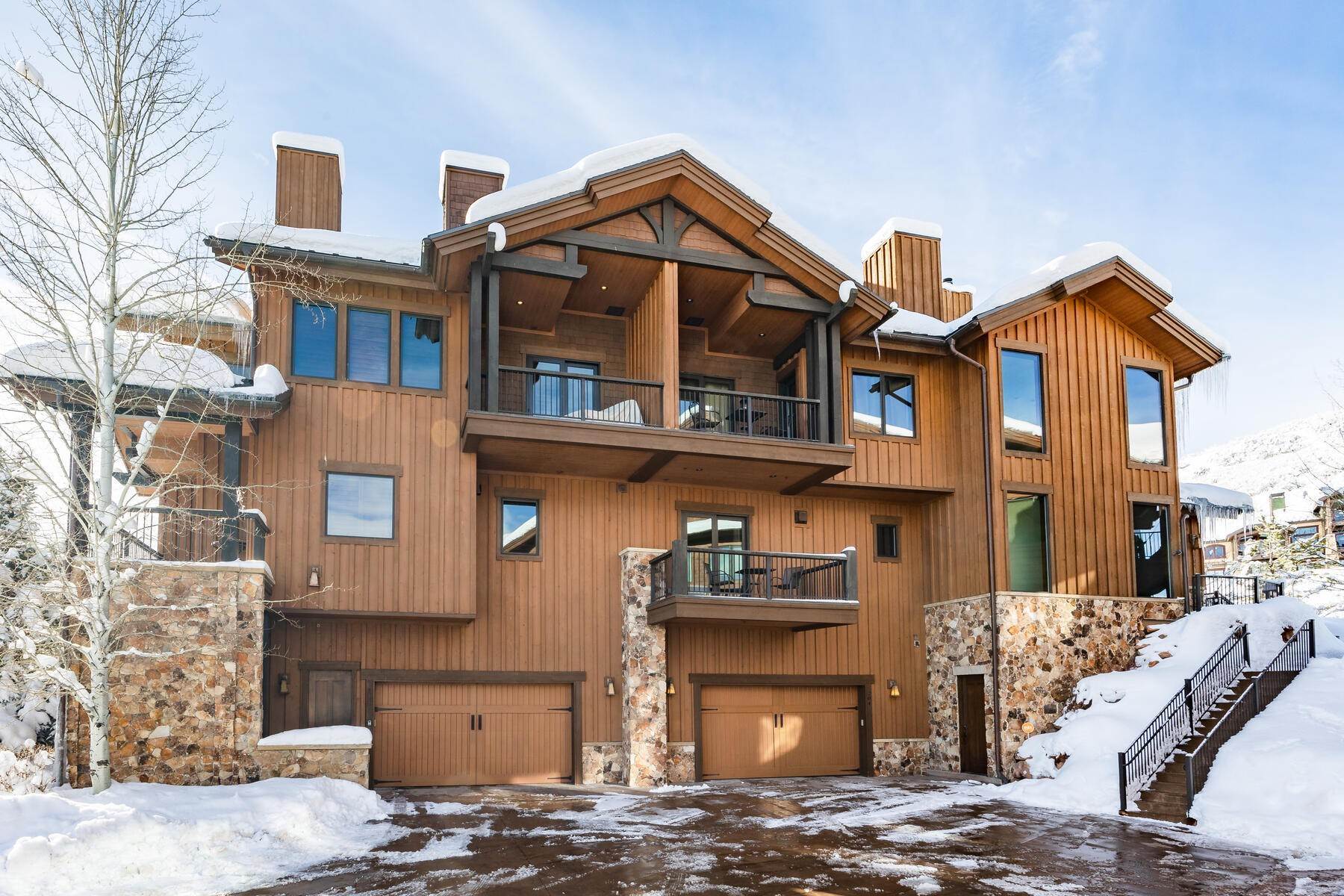 31. Townhouse for Sale at Townhome with Notable Ski Access – Canyons Village 4189 Willow Draw Road #201 Park City, Utah 84098 United States