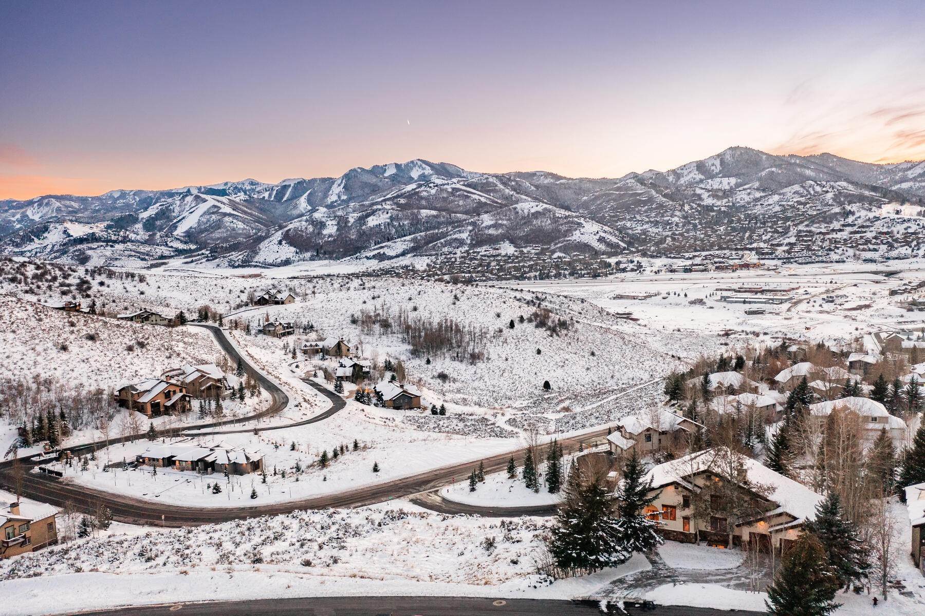 3. Single Family Homes for Sale at Custom Built home with magnificent mountain views! 8869 Daybreaker Drive Park City, Utah 84098 United States