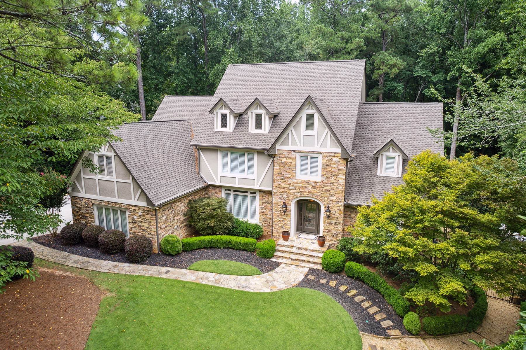 3. Single Family Homes for Sale at Private Estate Home 1810 Brandon Hall Drive Atlanta, Georgia 30350 United States