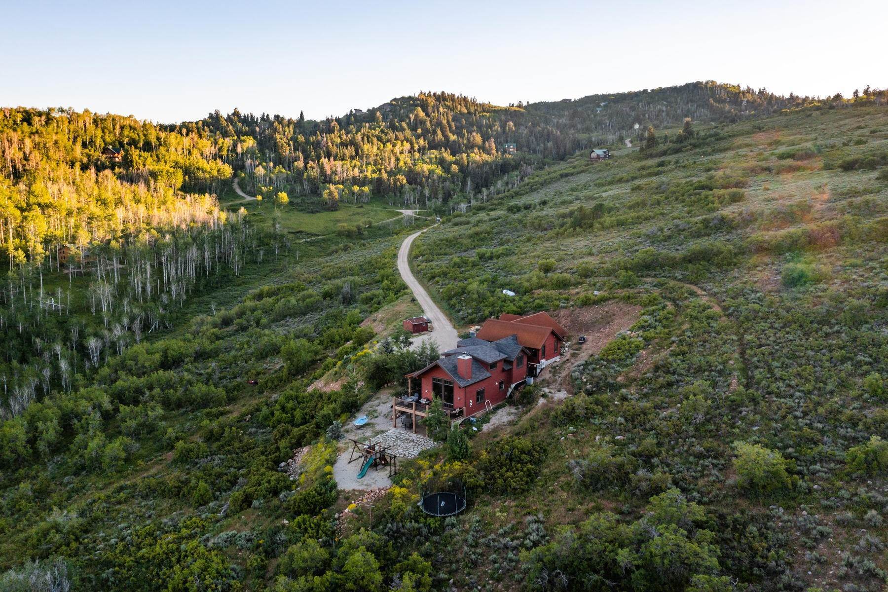7. Single Family Homes for Sale at Stunning Mountain Retreat on Acreage in Tollgate Canyon 2463 Bull Moose Dr Coalville, Utah 84017 United States
