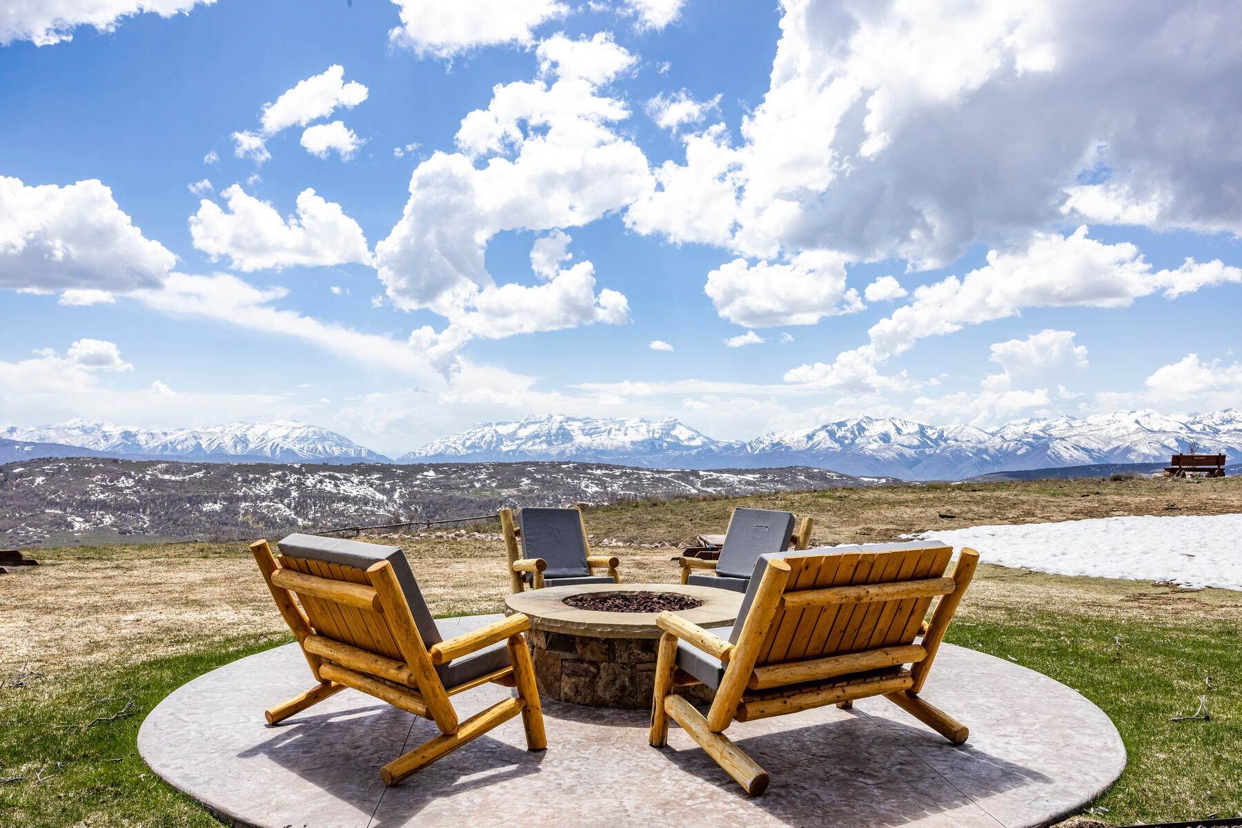 7. Single Family Homes for Sale at Roll Tide Ranch-Impeccable Rustic Elegance, Panoramic Views 1975 N Westward Ho Road Heber City, Utah 84032 United States