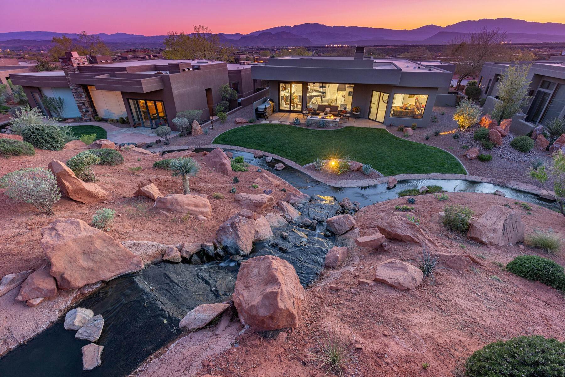 2. Single Family Homes for Sale at Entrada Contemporary Home At It's Best! 2336 W Entrada Trail, #42 St. George, Utah 84770 United States