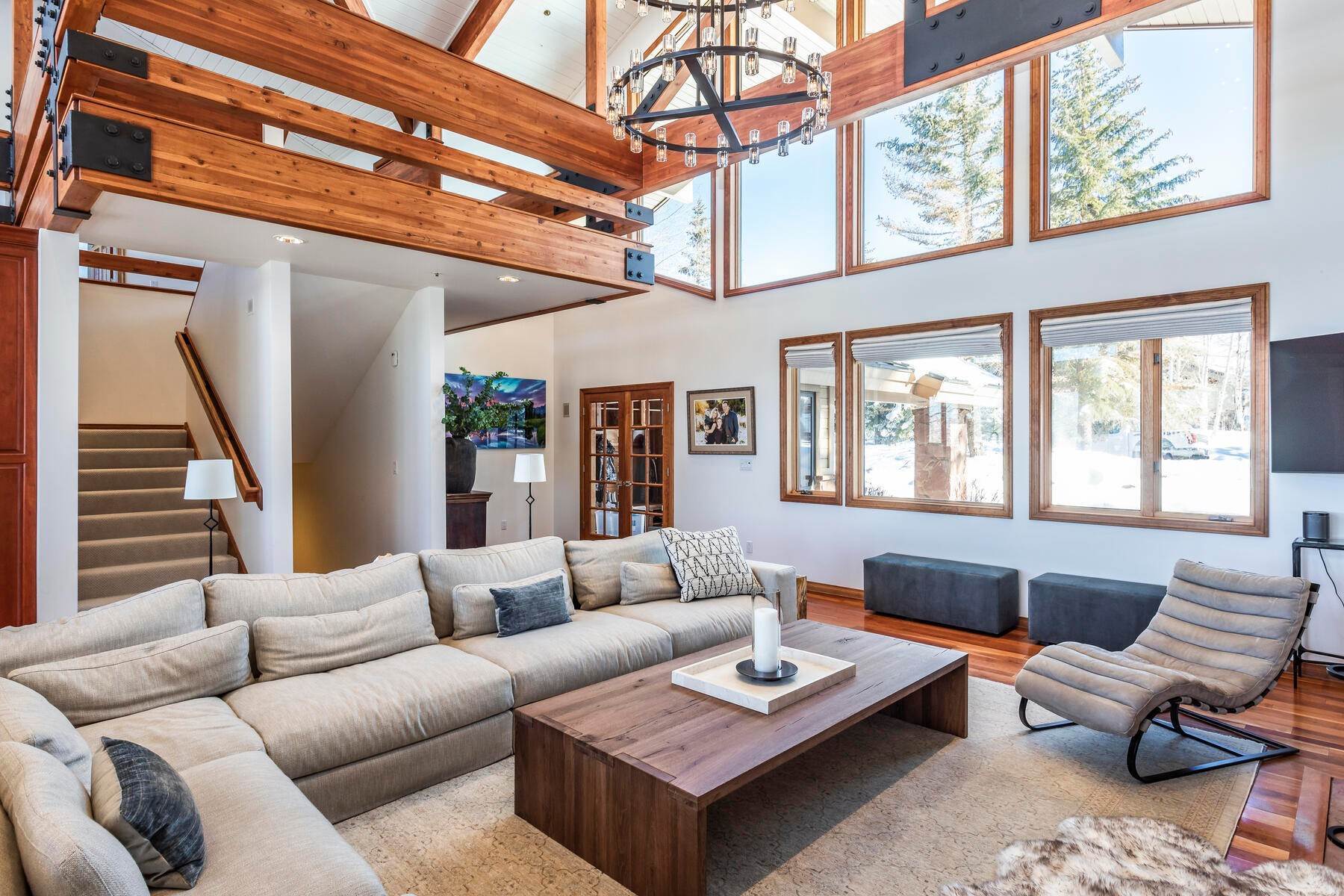 4. Single Family Homes for Sale at Exquisite Custom Home with Panoramic Views 2 minutes from the base of Park City 1422 Aerie Drive Park City, Utah 84060 United States