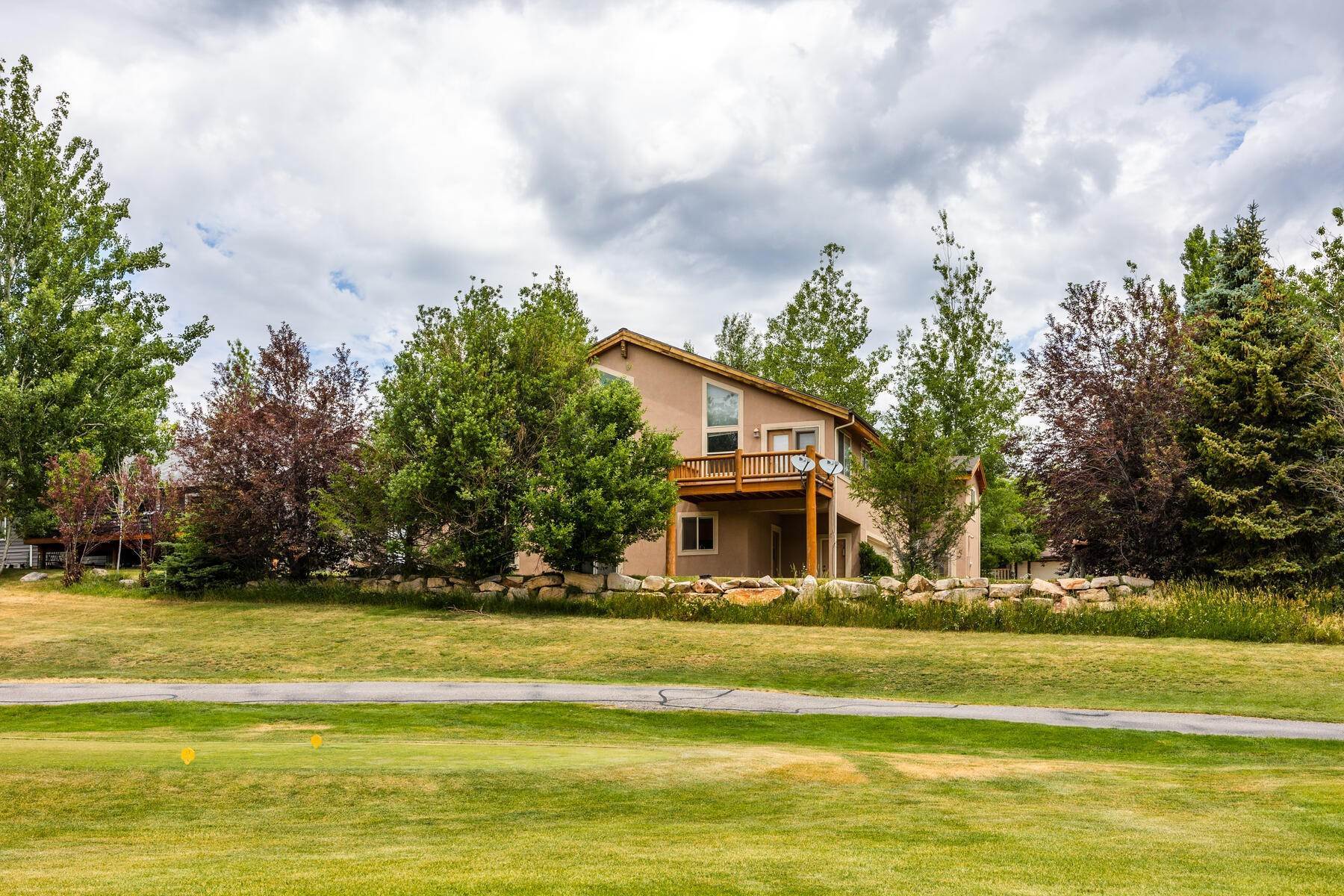 42. Single Family Homes for Sale at 5 bedrooms with Attached 2 Bedroom Unit on the Golf Course 3511 W Saddleback Rd Park City, Utah 84098 United States