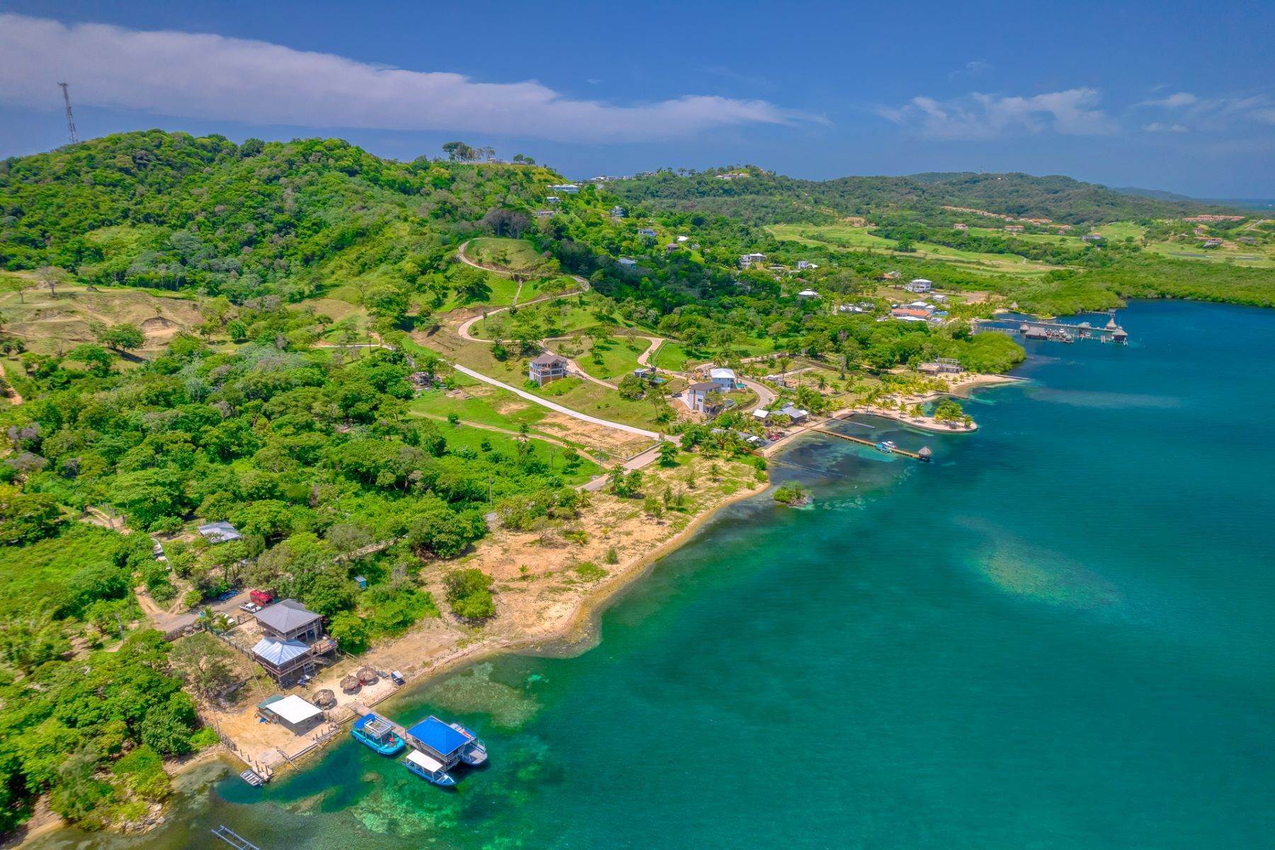9. Land for Sale at Big Bite- Beachfront Lot #4 Big Bight- Beachfront Lot #4 Roatan, Bay Islands 34101 Honduras