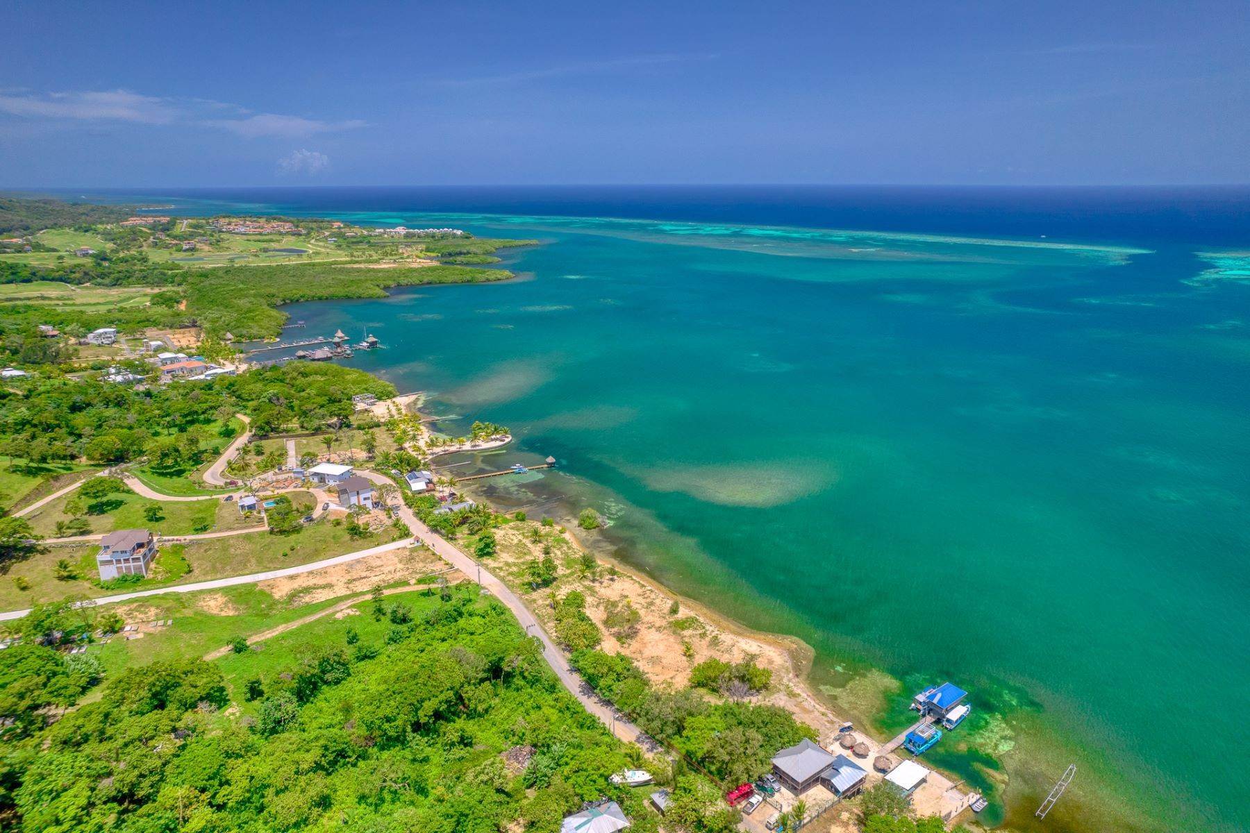8. Land for Sale at Big Bite- Beachfront Lot #4 Big Bight- Beachfront Lot #4 Roatan, Bay Islands 34101 Honduras