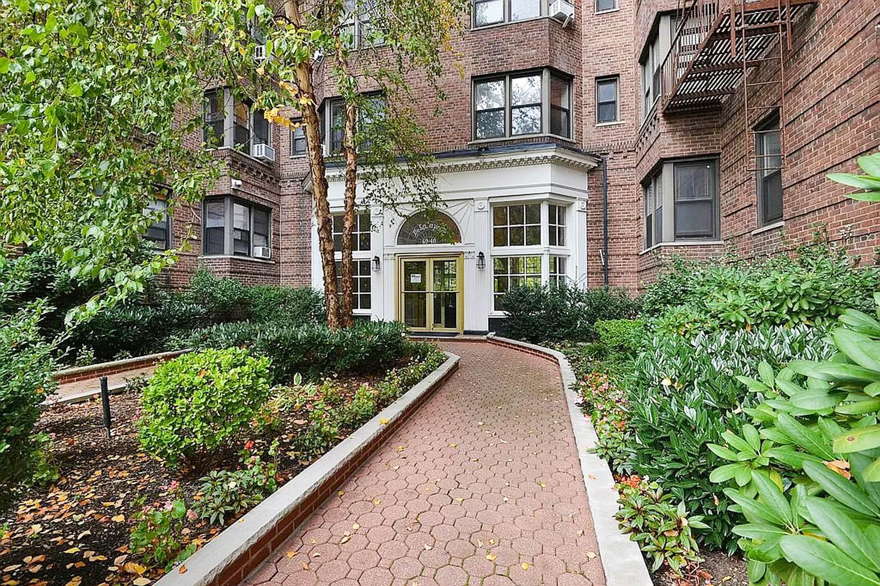 Co-op Properties for Sale at 'TWO BEDROOM GEM IN PRIME FOREST HILLS LOCATION' 69-40 Yellowstone Boulevard, #417 Forest Hills, New York 11375 United States