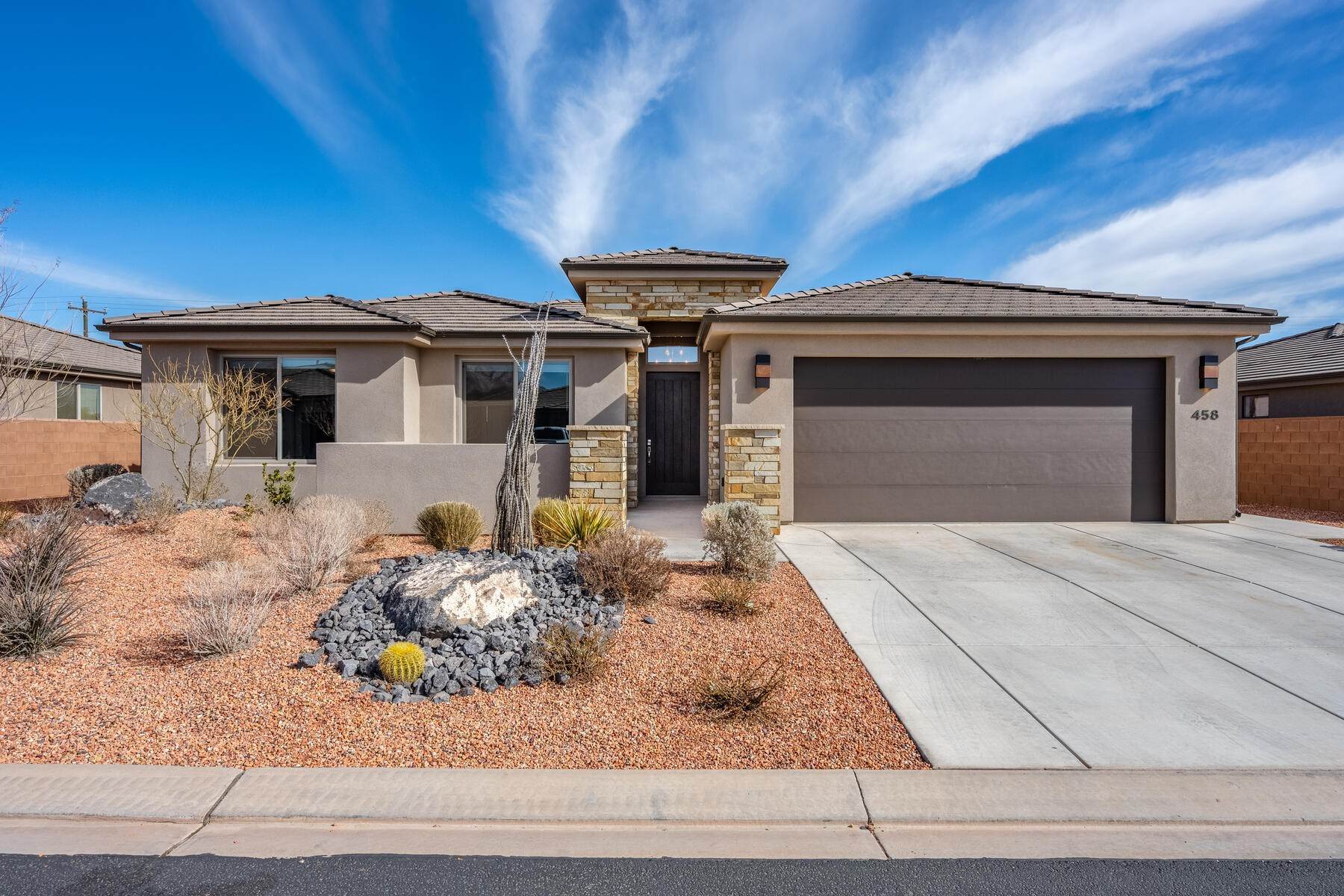 Single Family Homes for Sale at Red Rock Views And Beyond 458 W Saguaro Way Ivins, Utah 84738 United States