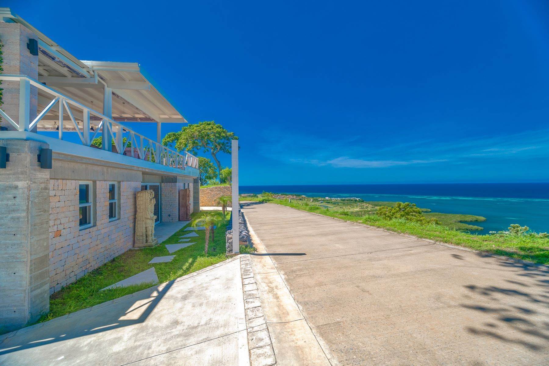 17. Single Family Homes for Sale at Villas S2S, Coral Views Village -Phase 1 Roatan, Bay Islands 34101 Honduras
