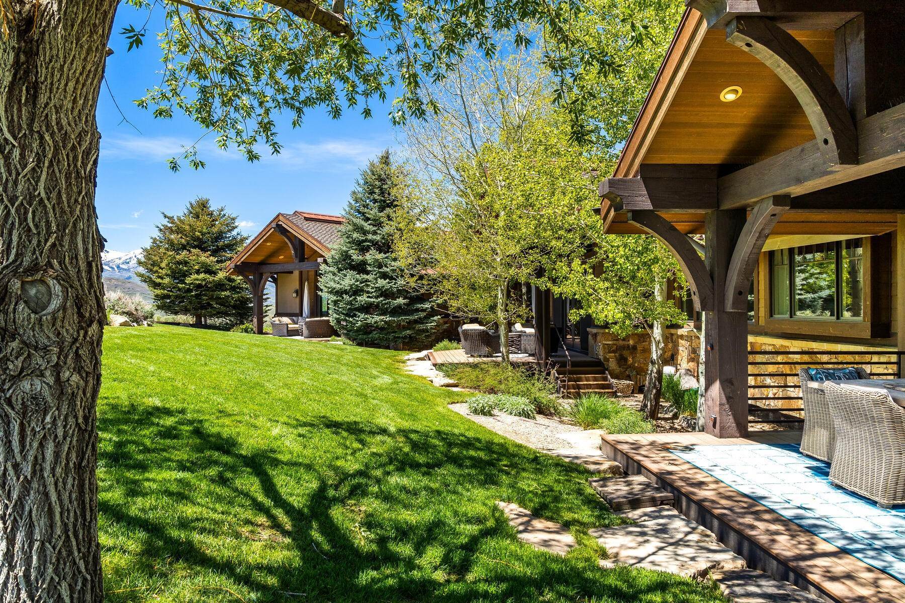 37. Single Family Homes for Sale at A beautifully timber designed home located at the southwest edge of Promontory 6068 Dakota Trl Park City, Utah 84098 United States