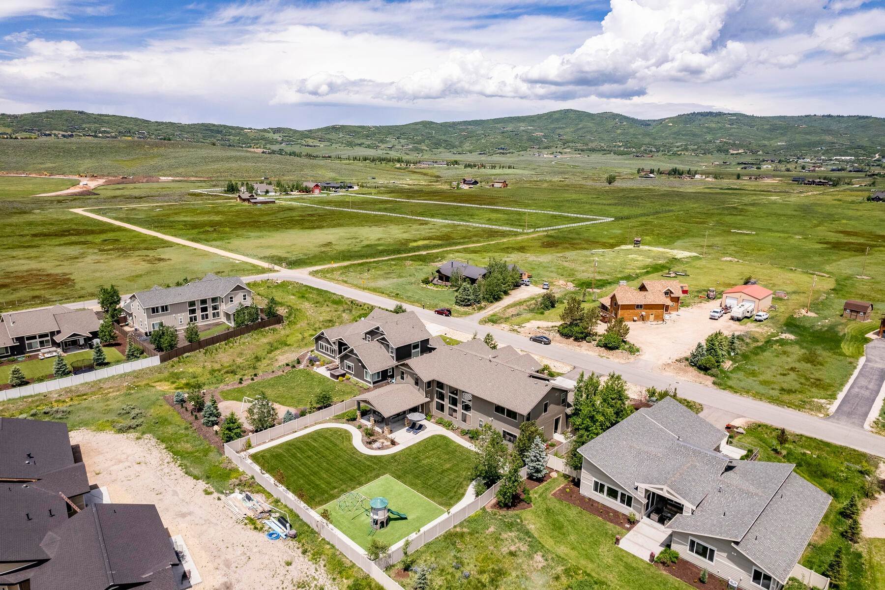 45. Single Family Homes for Sale at Impressive Updated Two-Story Home in the Highly Desired Silver Creek Area 379 E Valley Drive Park City, Utah 84098 United States