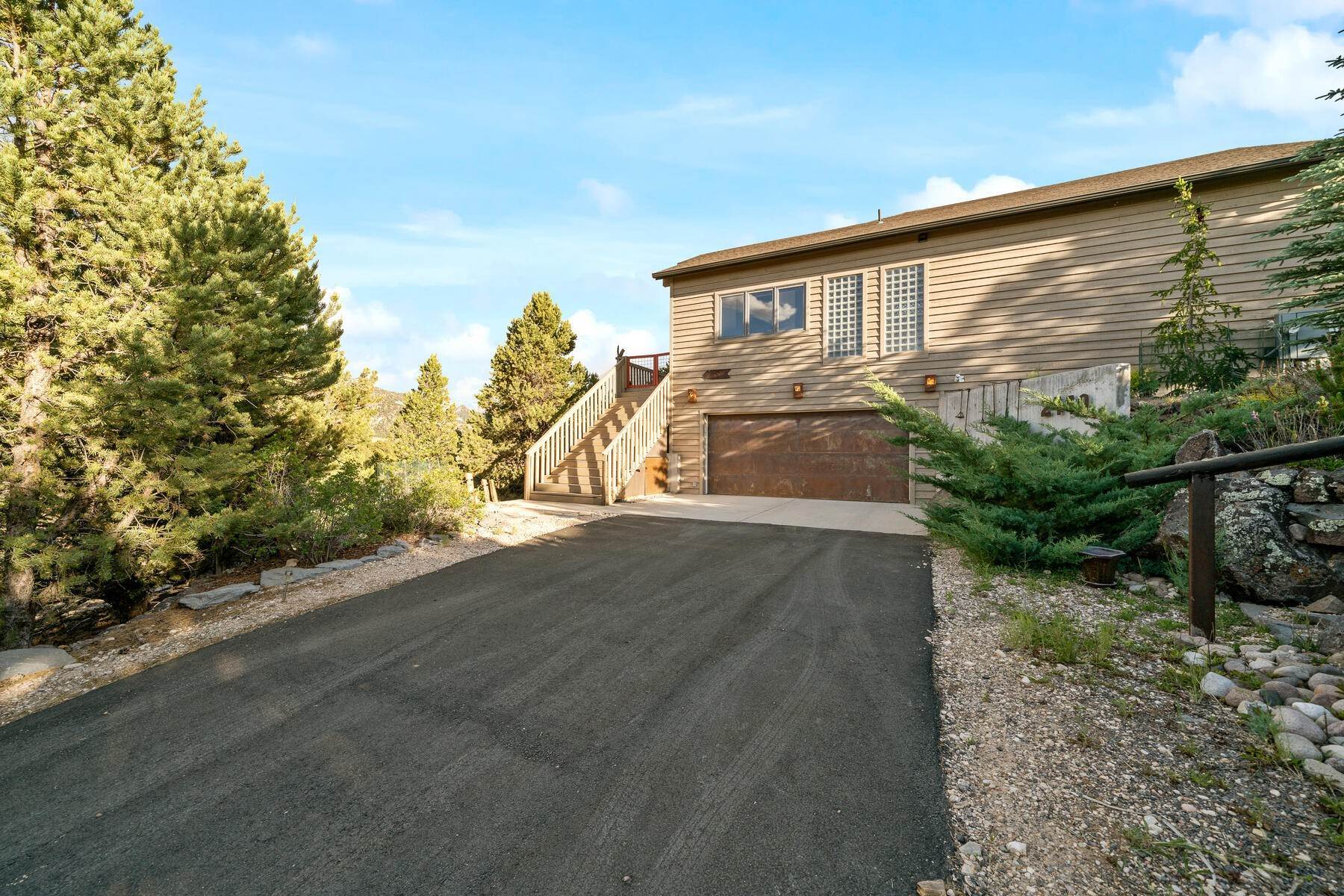 19. Single Family Homes for Sale at Extraordinary 360 Degree Views Of The Paunsaugunt Plateau & Bryce Canyon 2440 East Sunset Circle Hatch, Utah 84735 United States