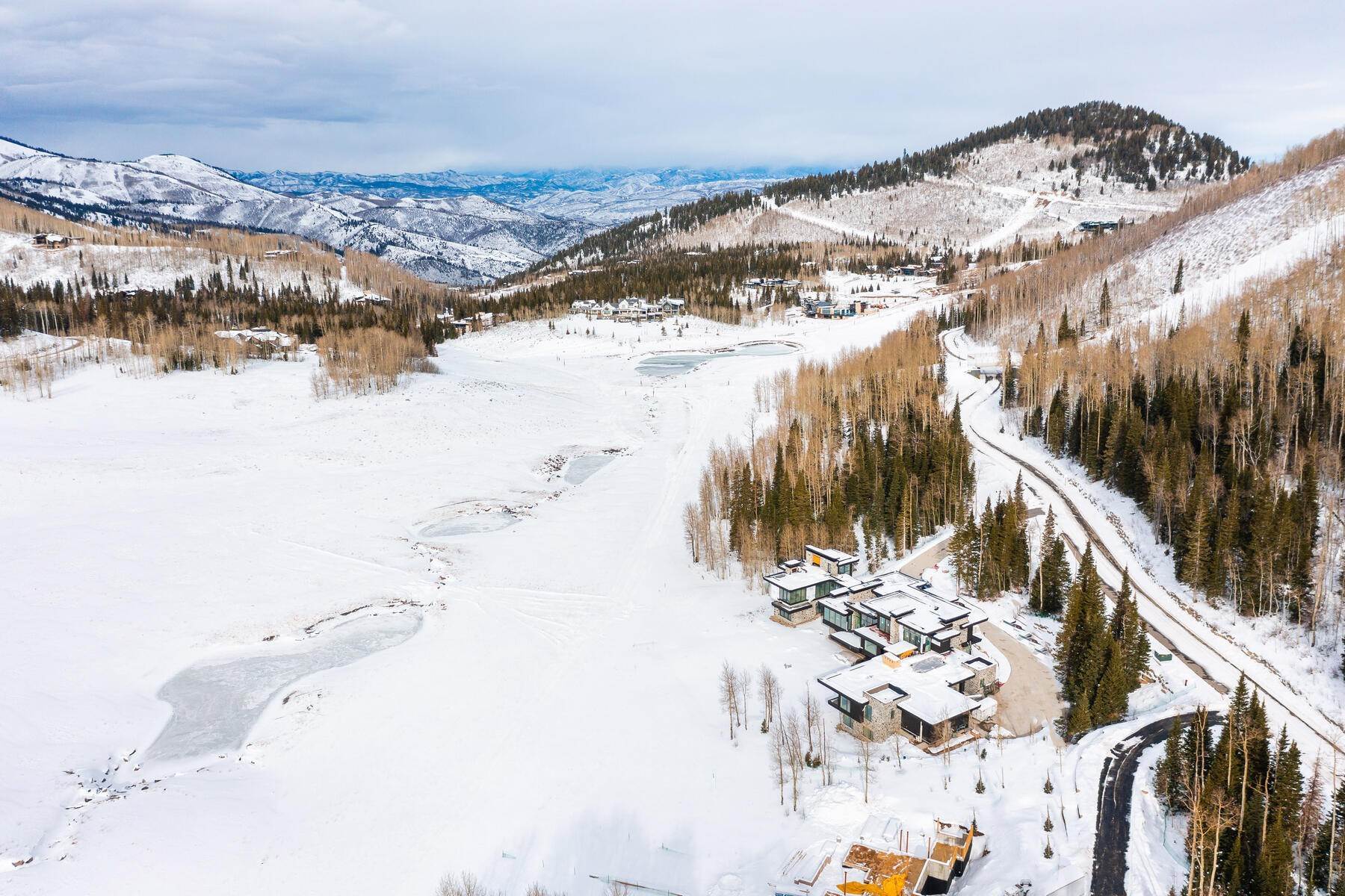 6. Single Family Homes for Sale at Breathtaking Ski-in/Ski-out Estate with Unobstructed Views of Mountains 264 White Pine Canyon Road Park City, Utah 84060 United States