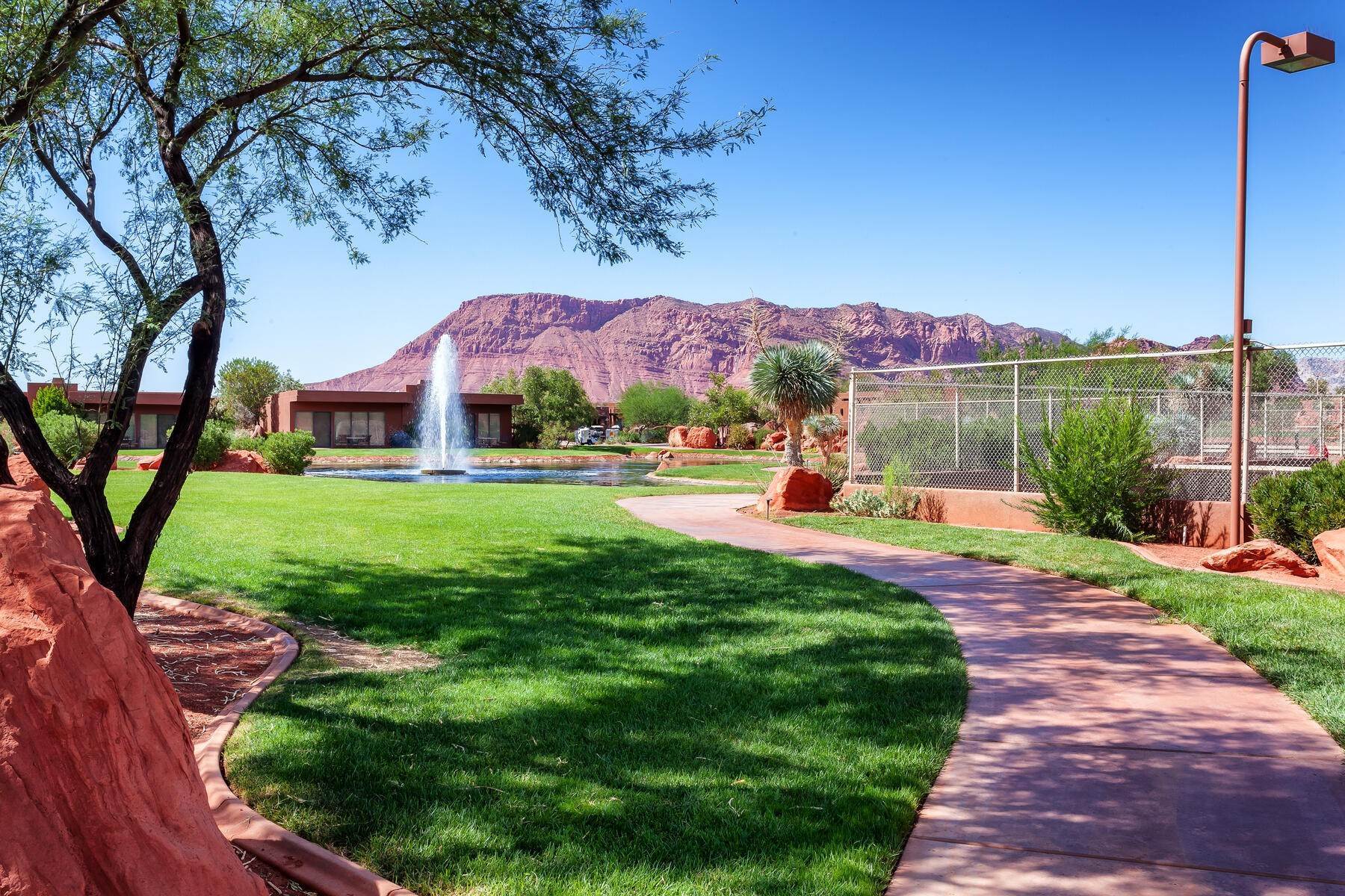 41. Single Family Homes for Sale at Golf Membership Available At This Luxury Entrada Property 2410 W Entrada Trail, #20 St. George, Utah 84770 United States