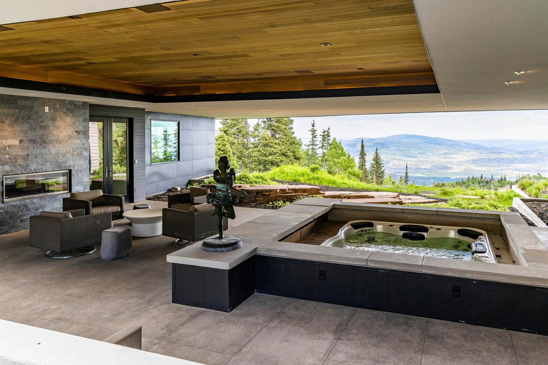 28. Single Family Homes for Sale at Magnificent Modern Architecture With Unobstructed Down Valley Views 143 White Pine Canyon Road Park City, Utah 84060 United States