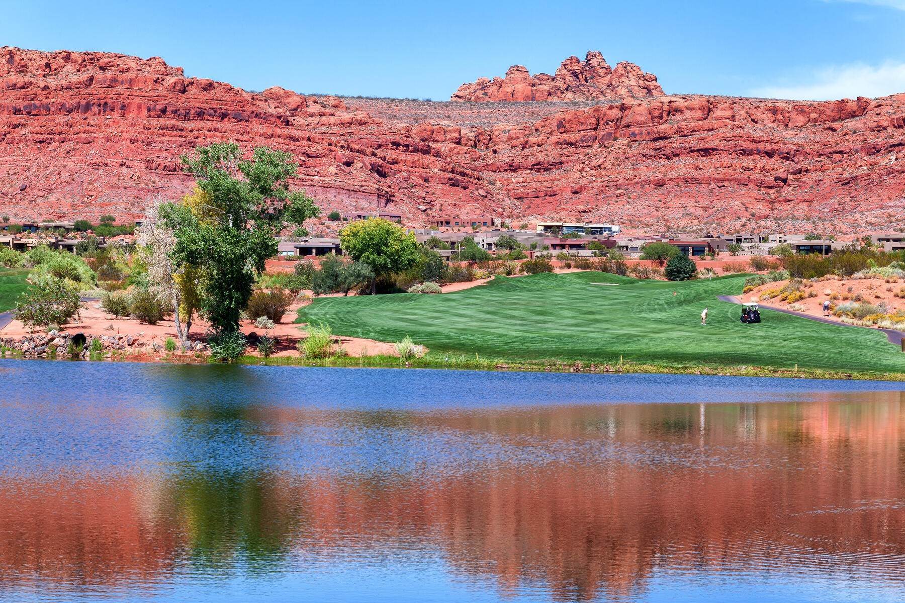 44. Single Family Homes for Sale at Golf Membership Available At This Luxury Entrada Property 2410 W Entrada Trail, #20 St. George, Utah 84770 United States